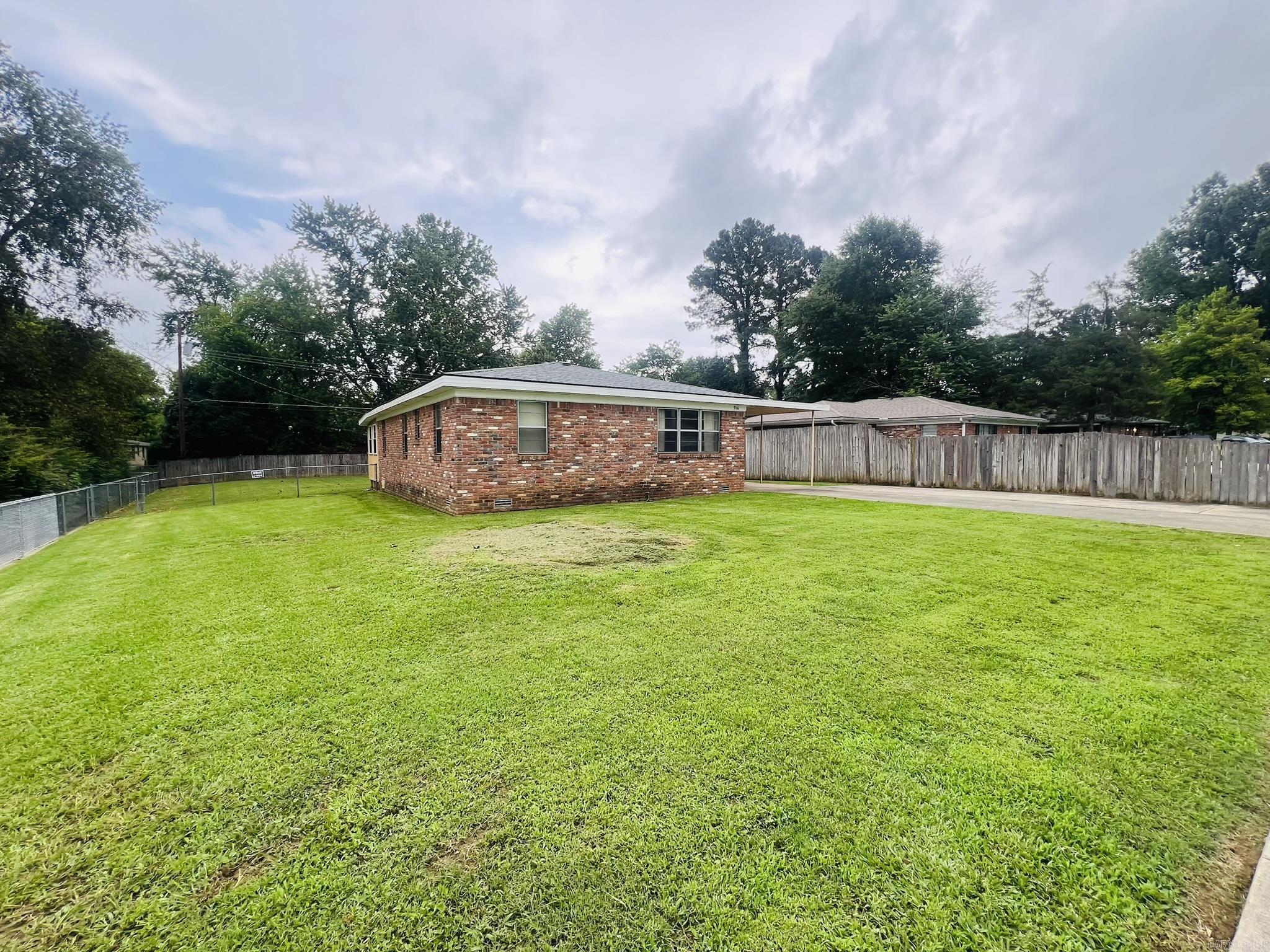 BRIARFIELD - Residential