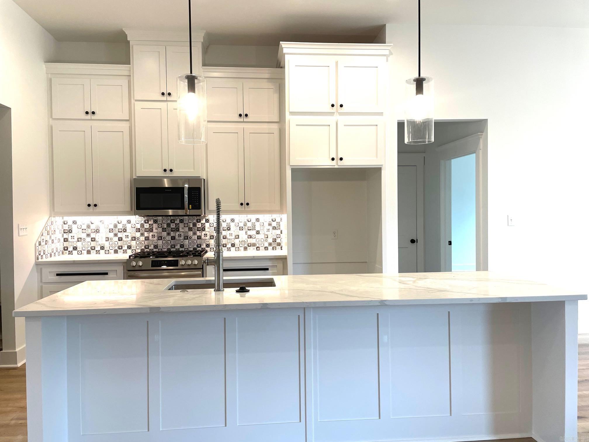 CREEKSIDE - Residential