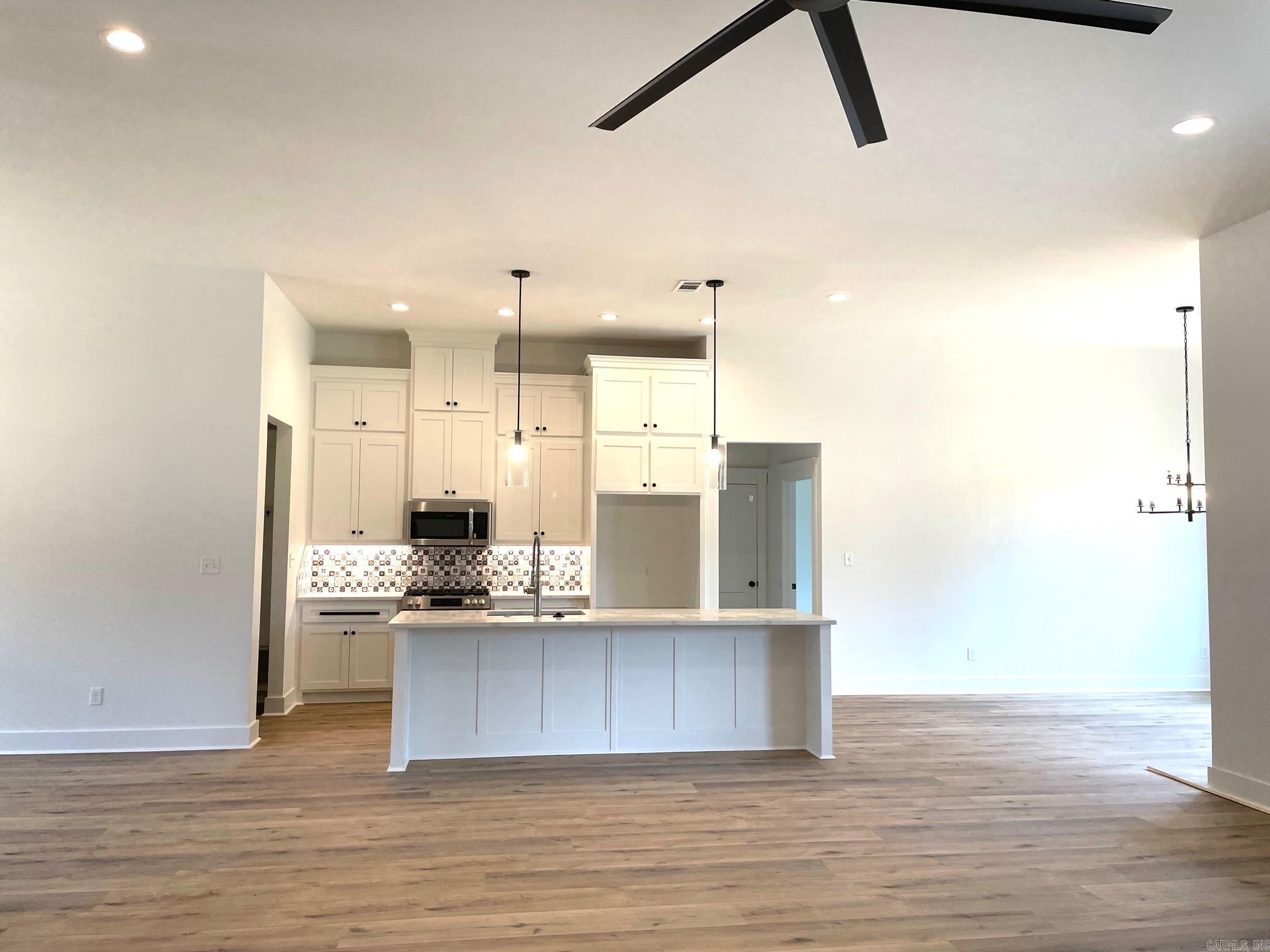 CREEKSIDE - Residential