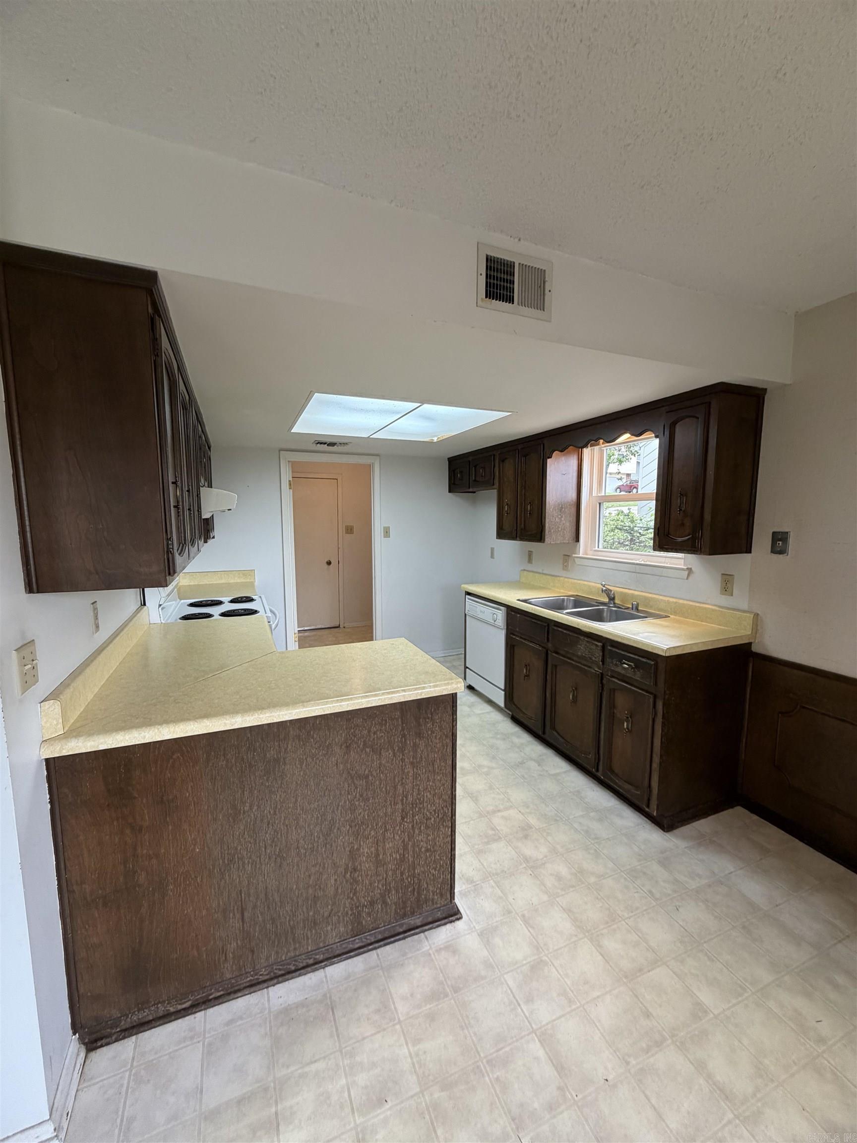 PARKWAY PLACE - Residential