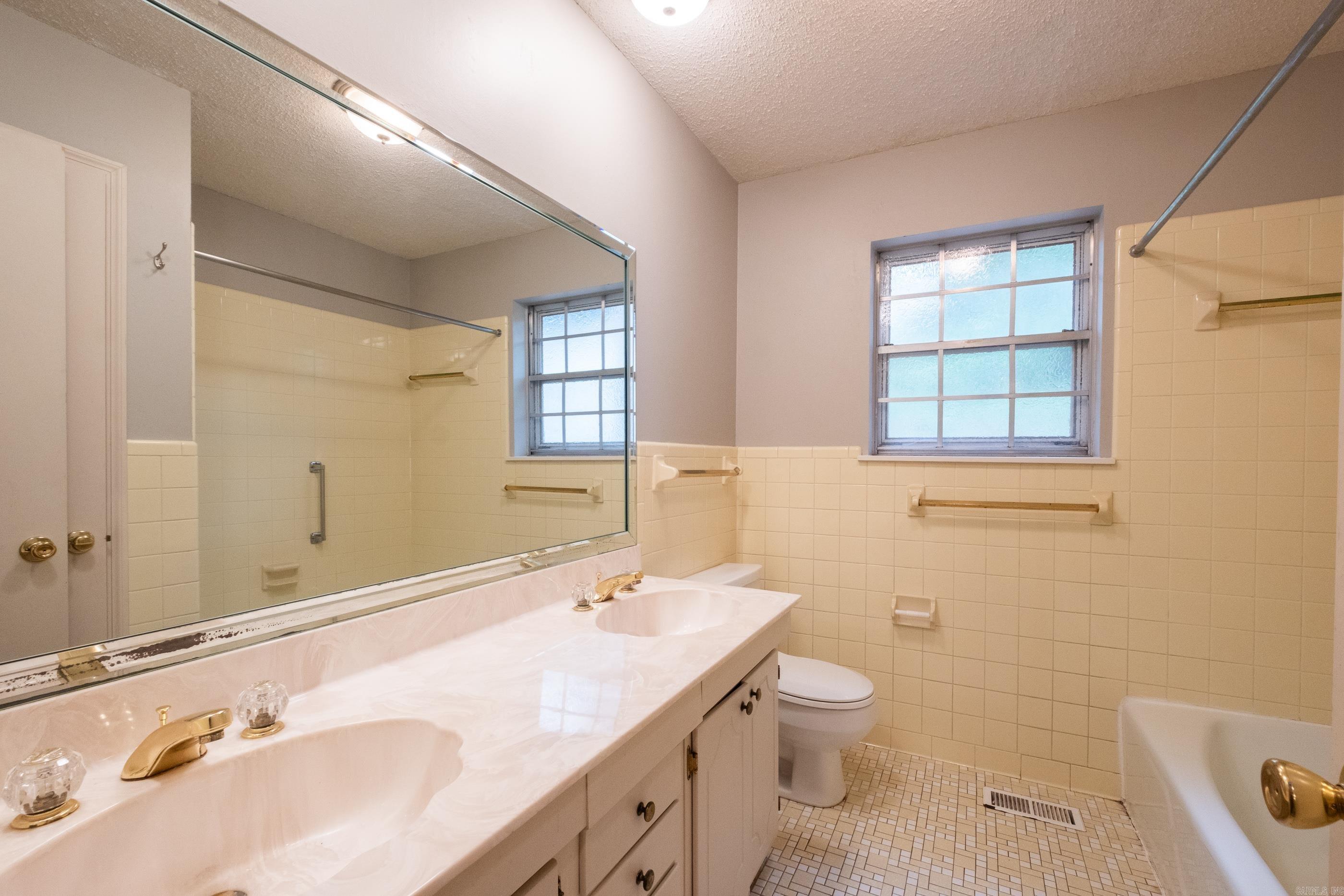 SHANNON HILLS EAST - Residential