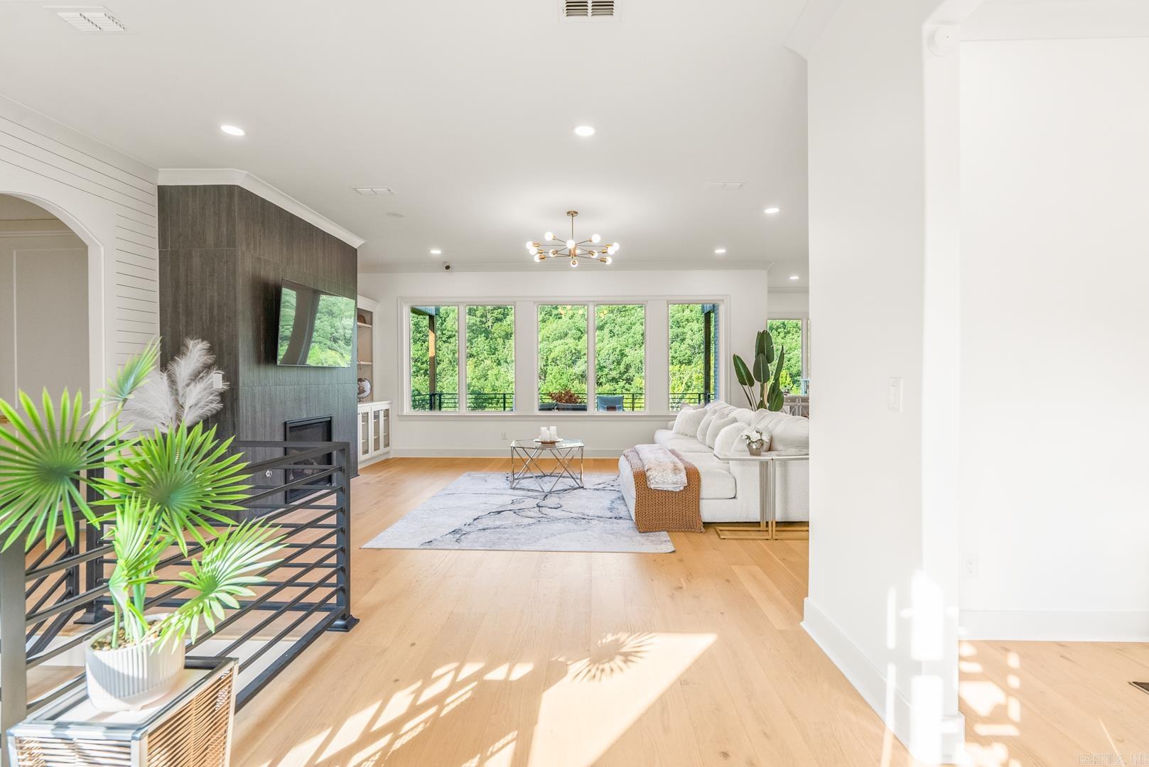 CHENAL VALLEY "FALSTONE COURT" - Residential