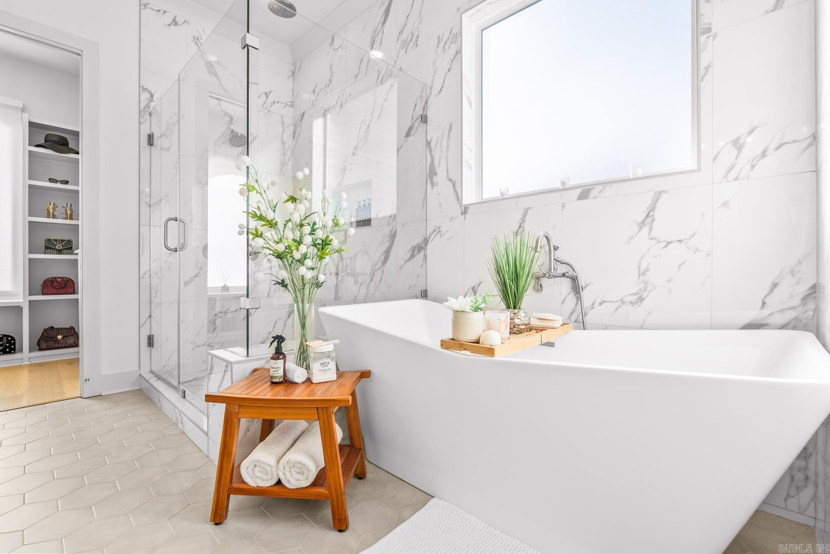 CHENAL VALLEY "FALSTONE COURT" - Residential