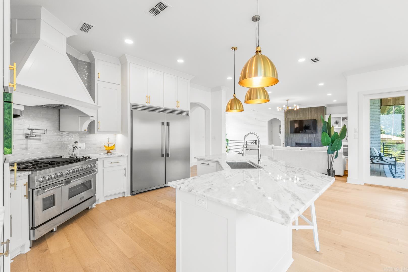 CHENAL VALLEY "FALSTONE COURT" - Residential