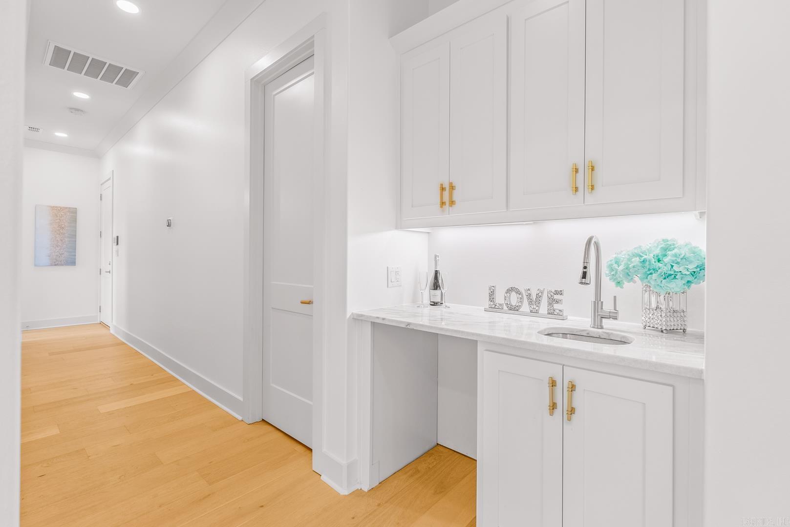 CHENAL VALLEY "FALSTONE COURT" - Residential