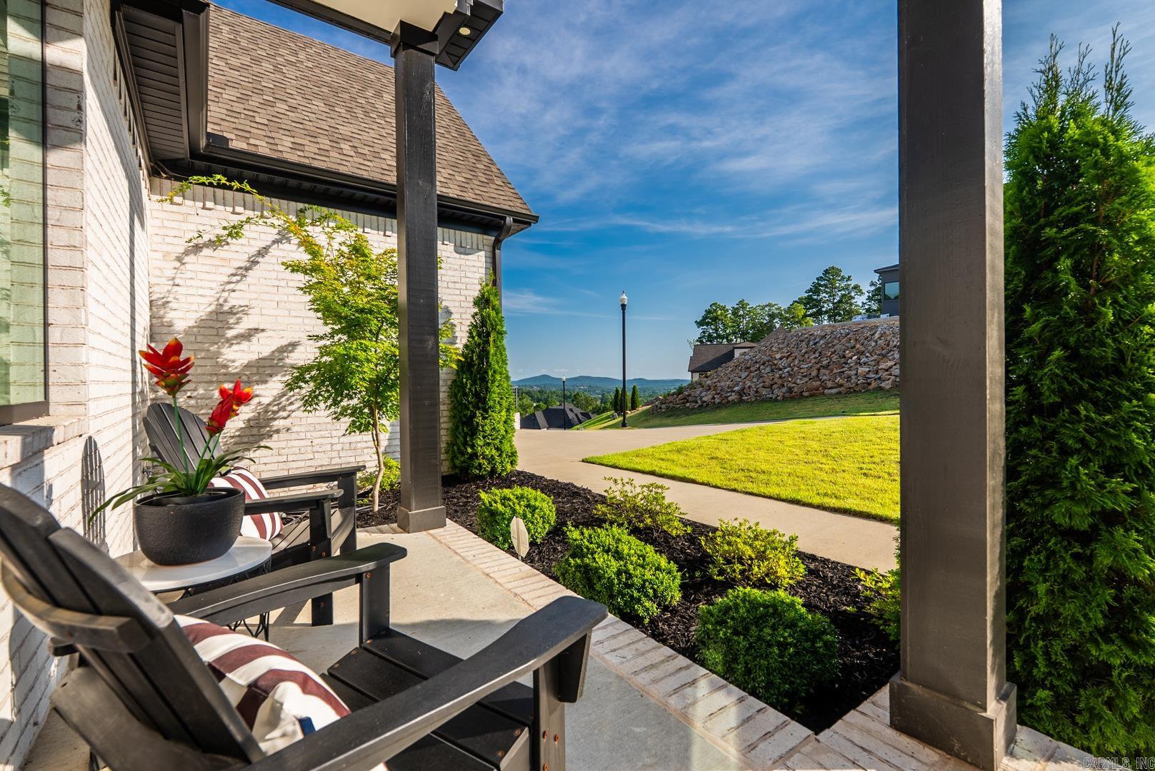 CHENAL VALLEY "FALSTONE COURT" - Residential