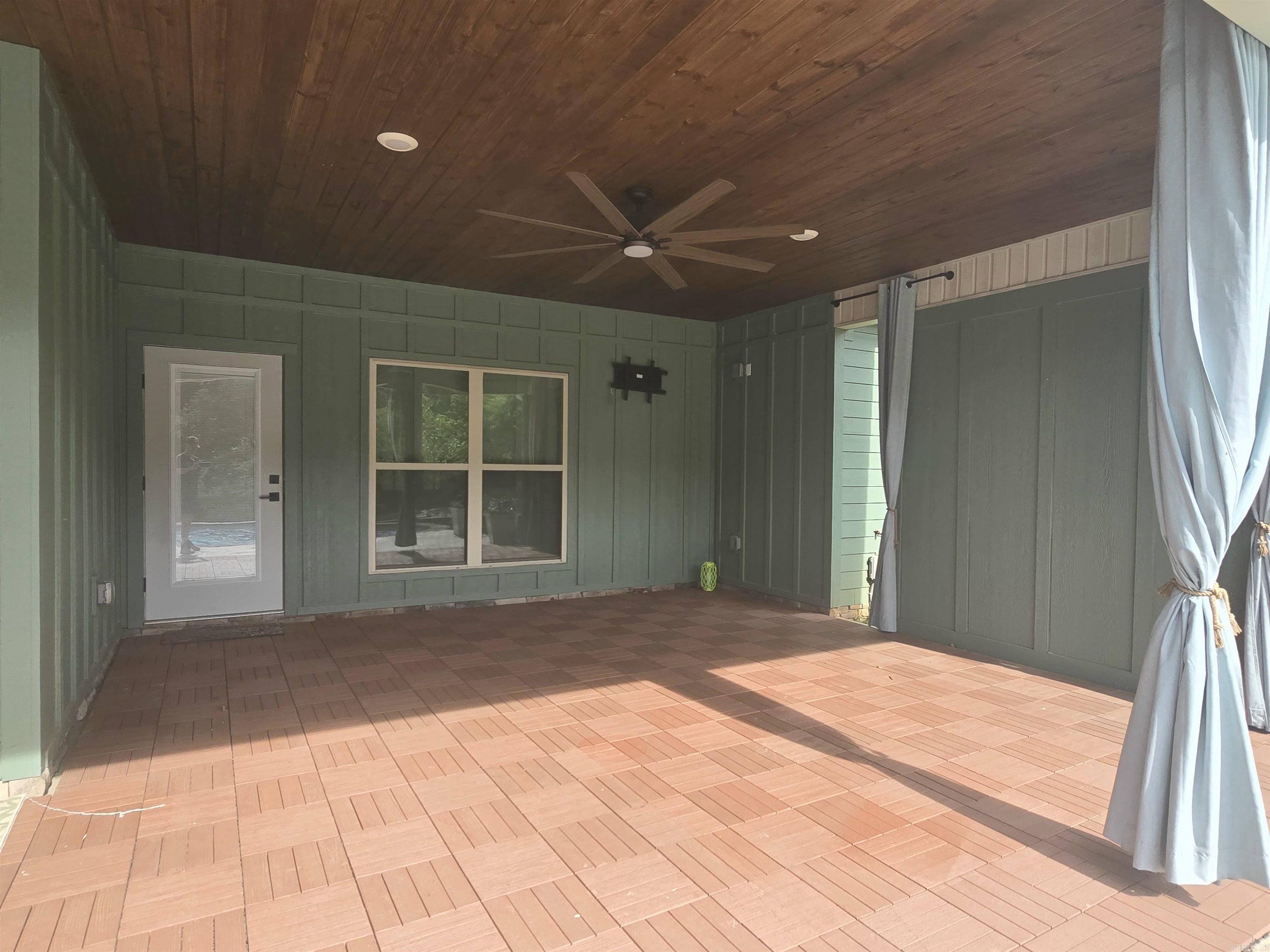THE WATERS ON TIMBERLAKE - Residential