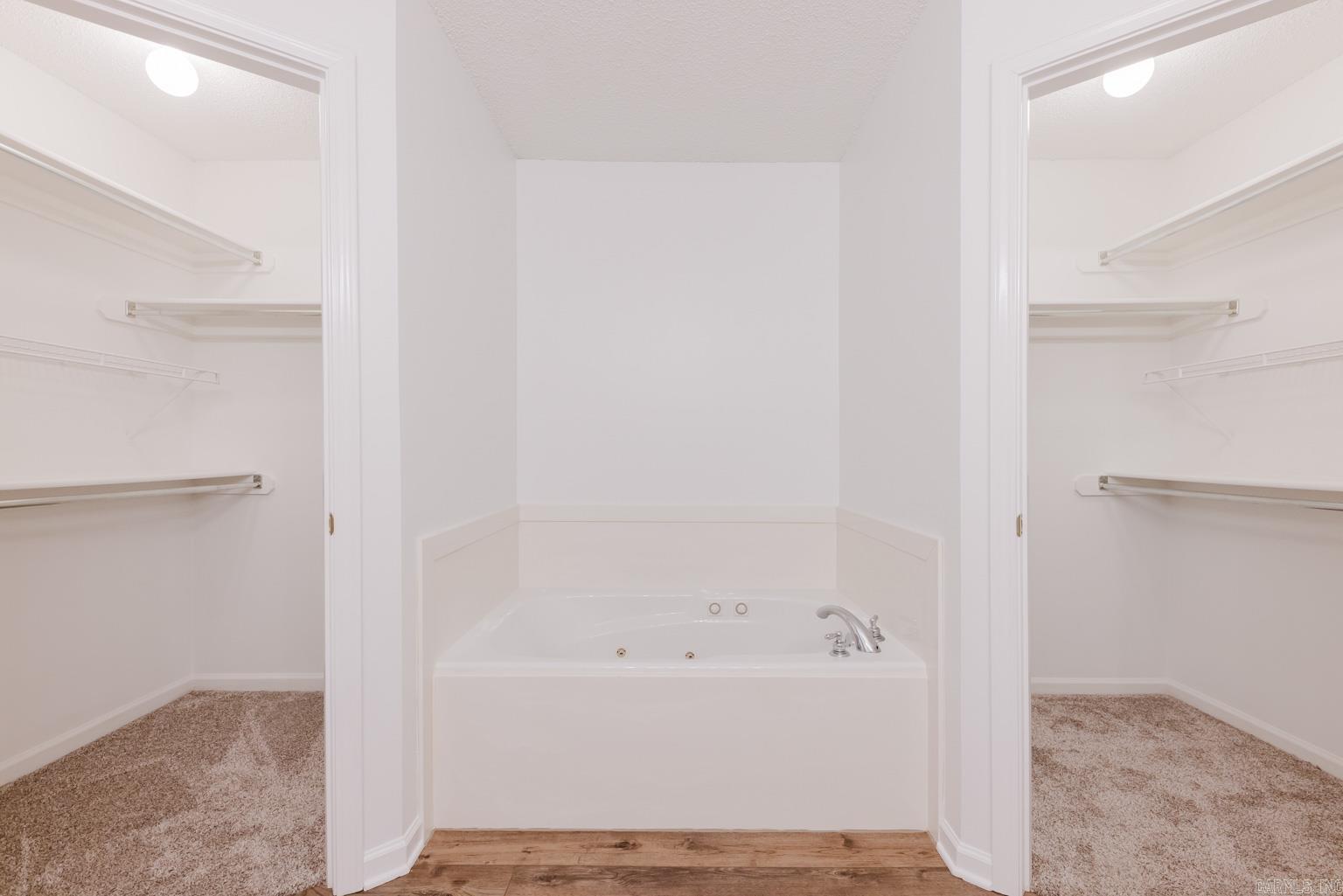 NORTHRIDGE - Residential