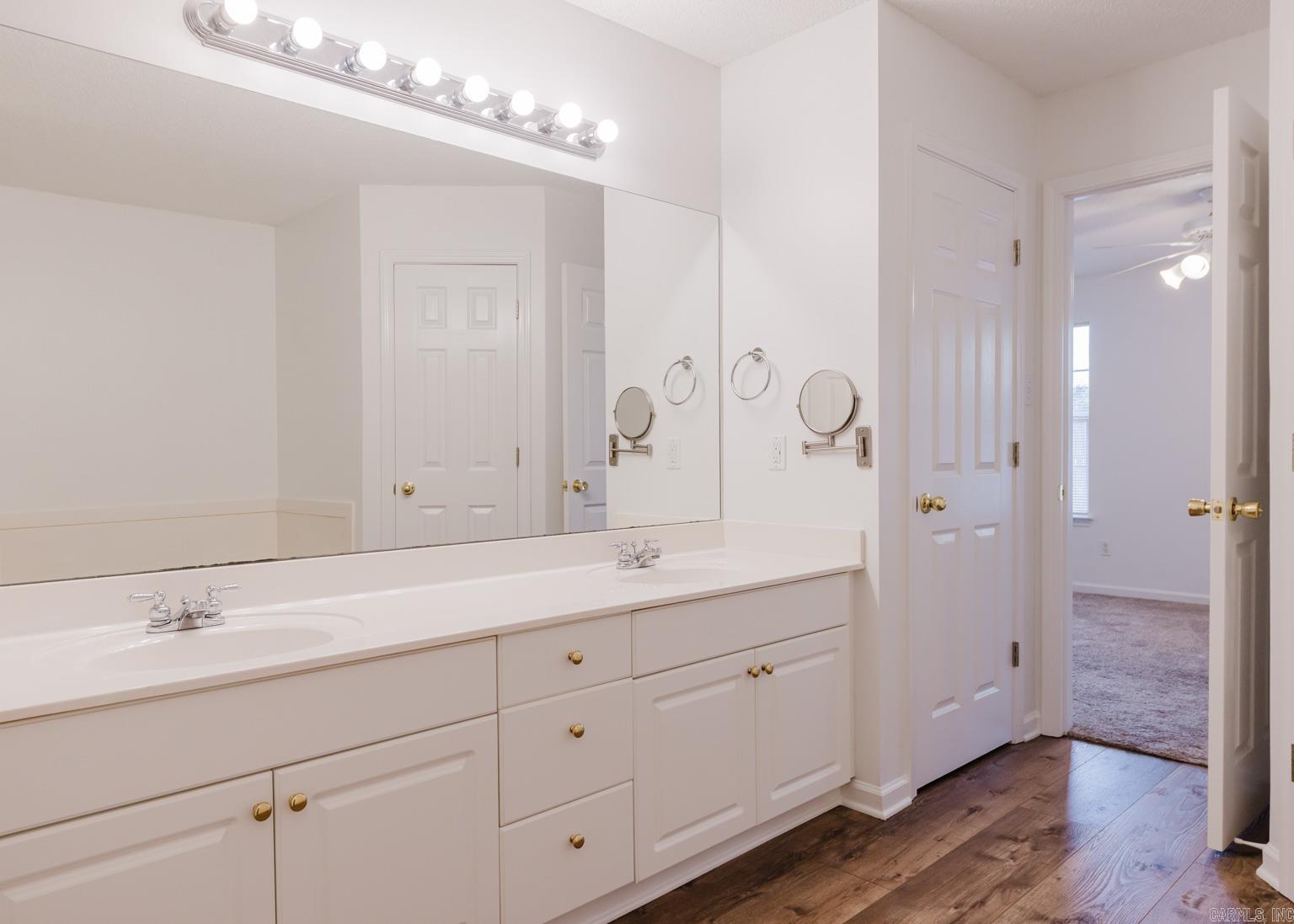 NORTHRIDGE - Residential