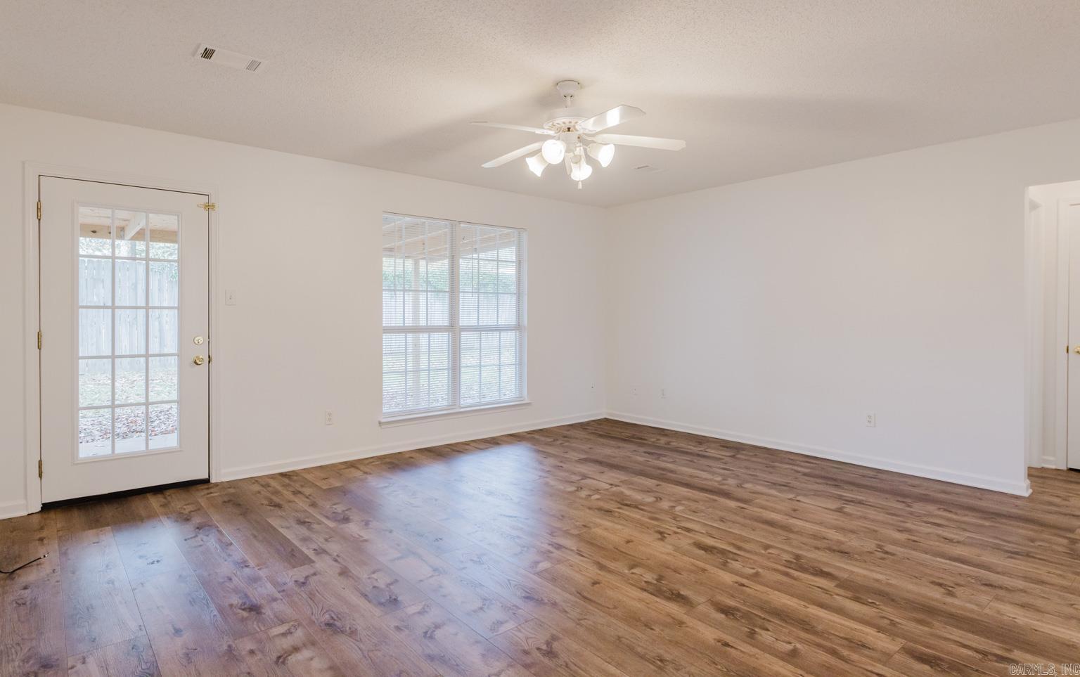 NORTHRIDGE - Residential