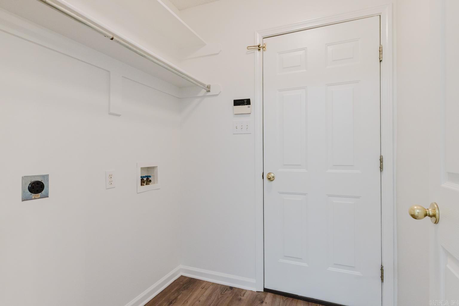 NORTHRIDGE - Residential