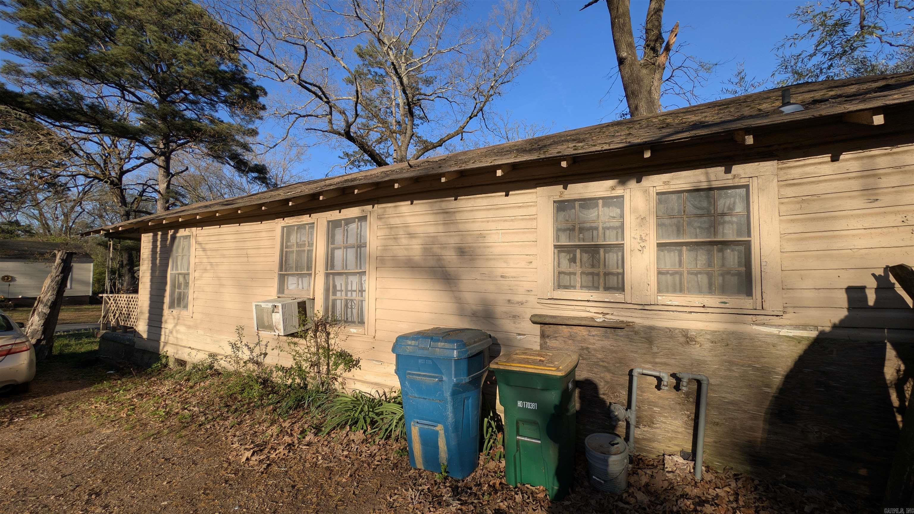 KAHN & HOLDERS ADDN - Residential