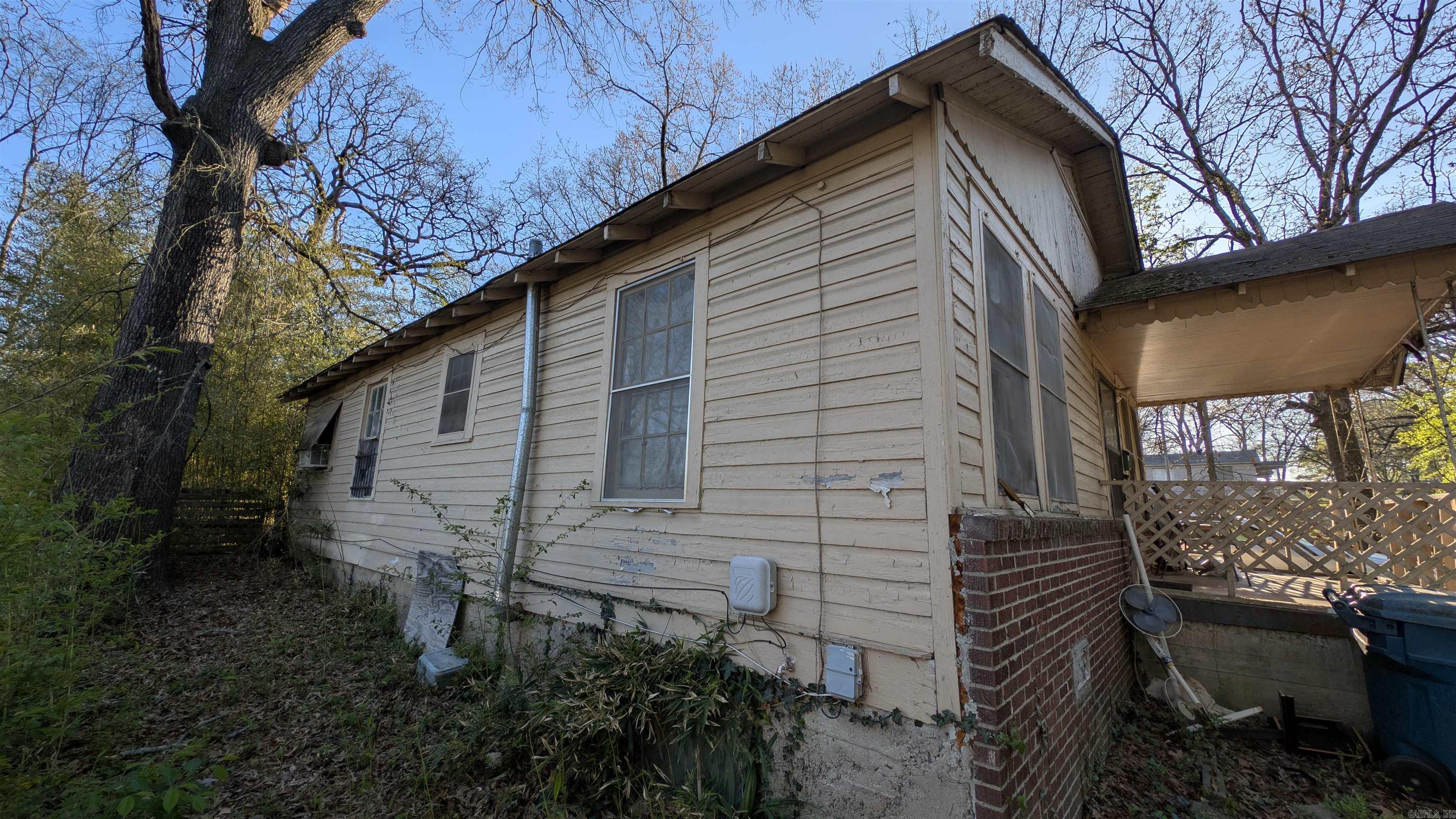 KAHN & HOLDERS ADDN - Residential