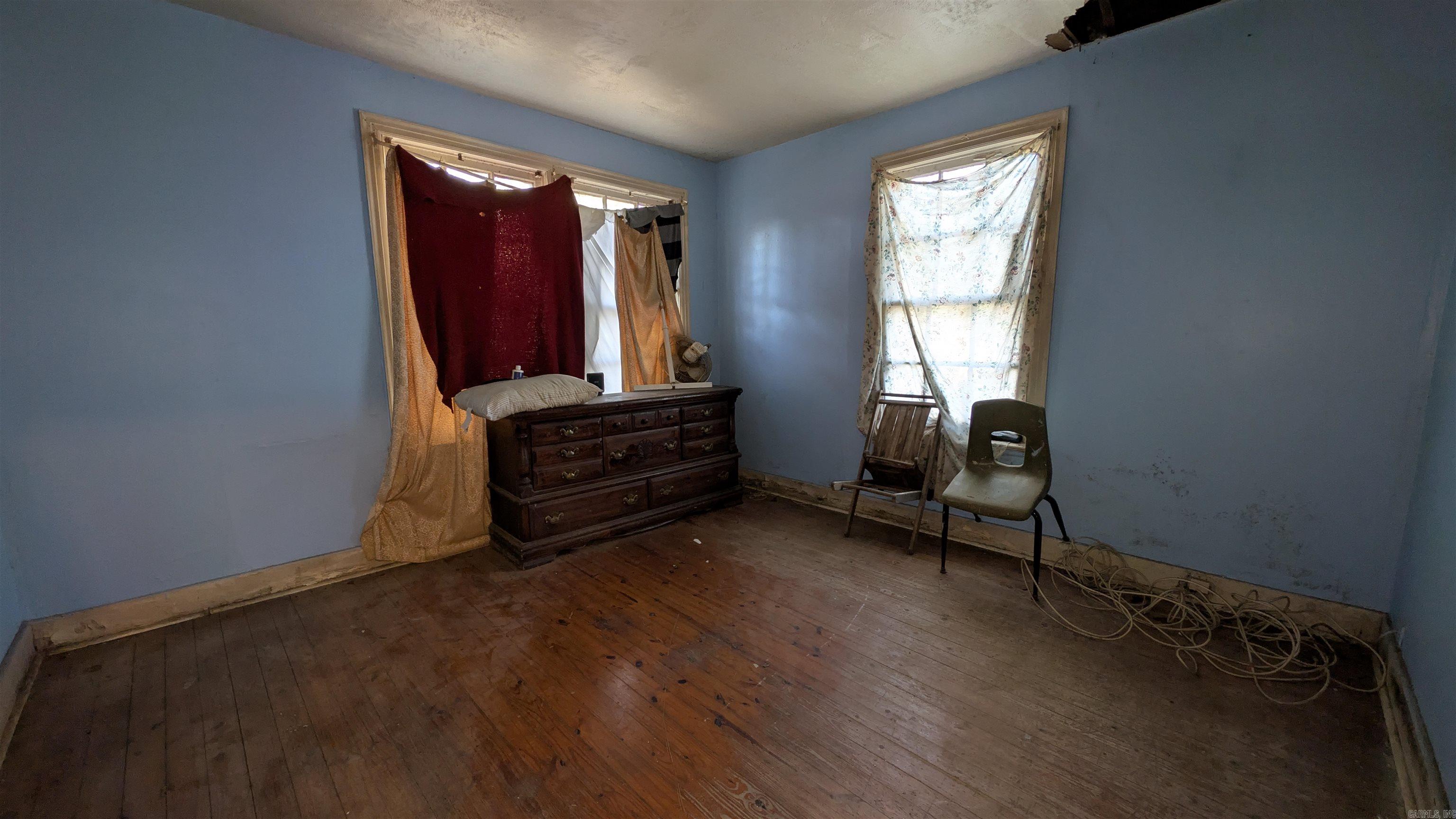 KAHN & HOLDERS ADDN - Residential