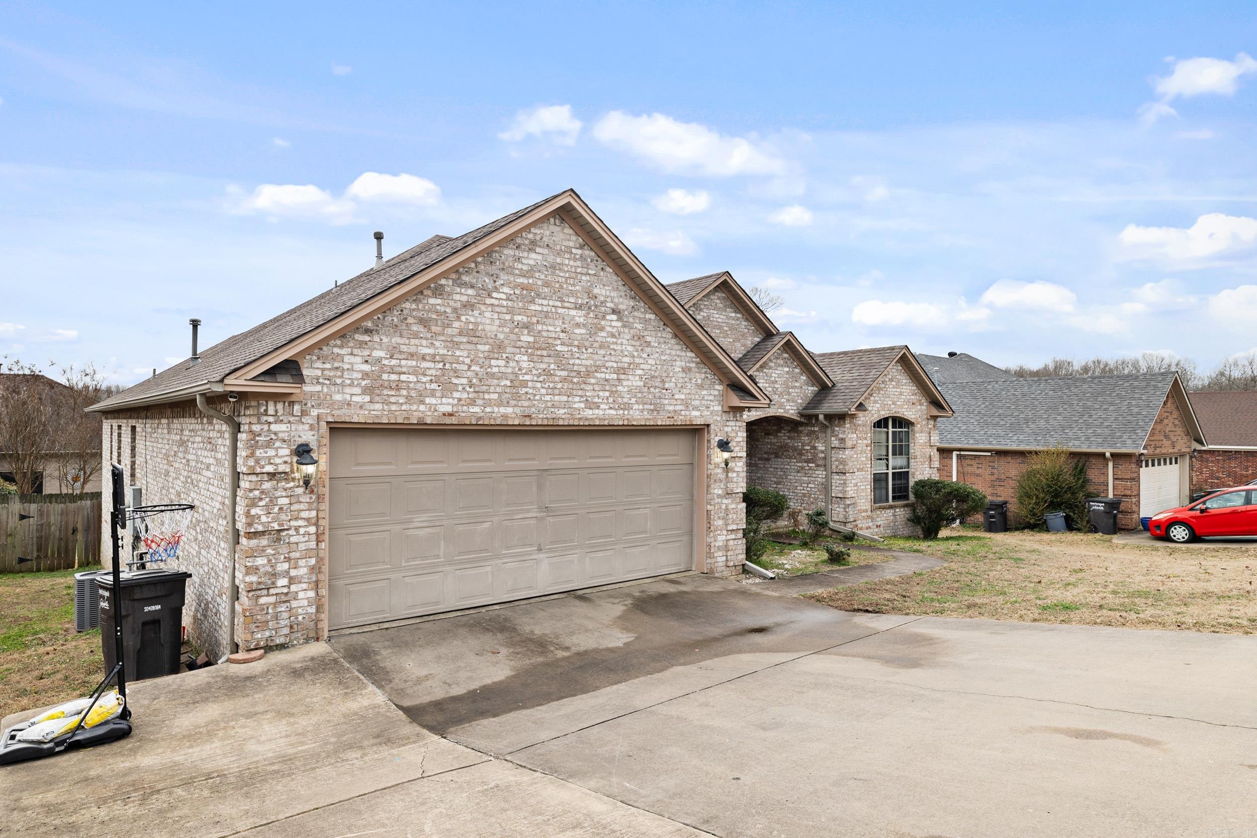 WESTERN HILLS - Residential