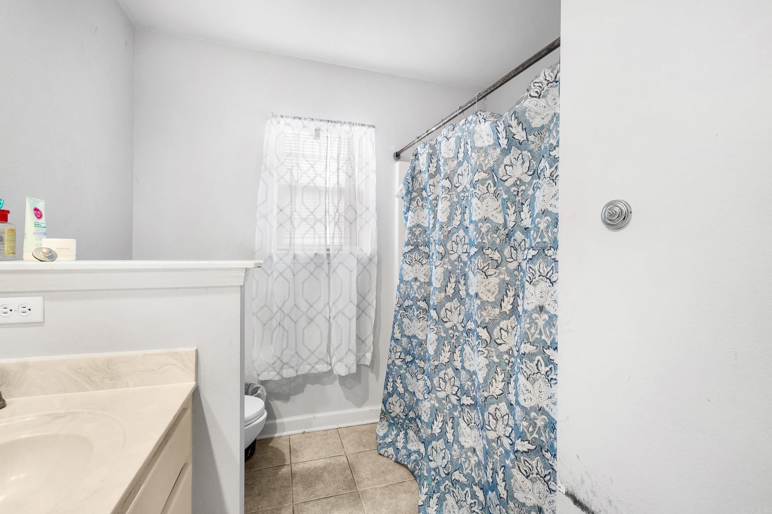 WESTERN HILLS - Residential