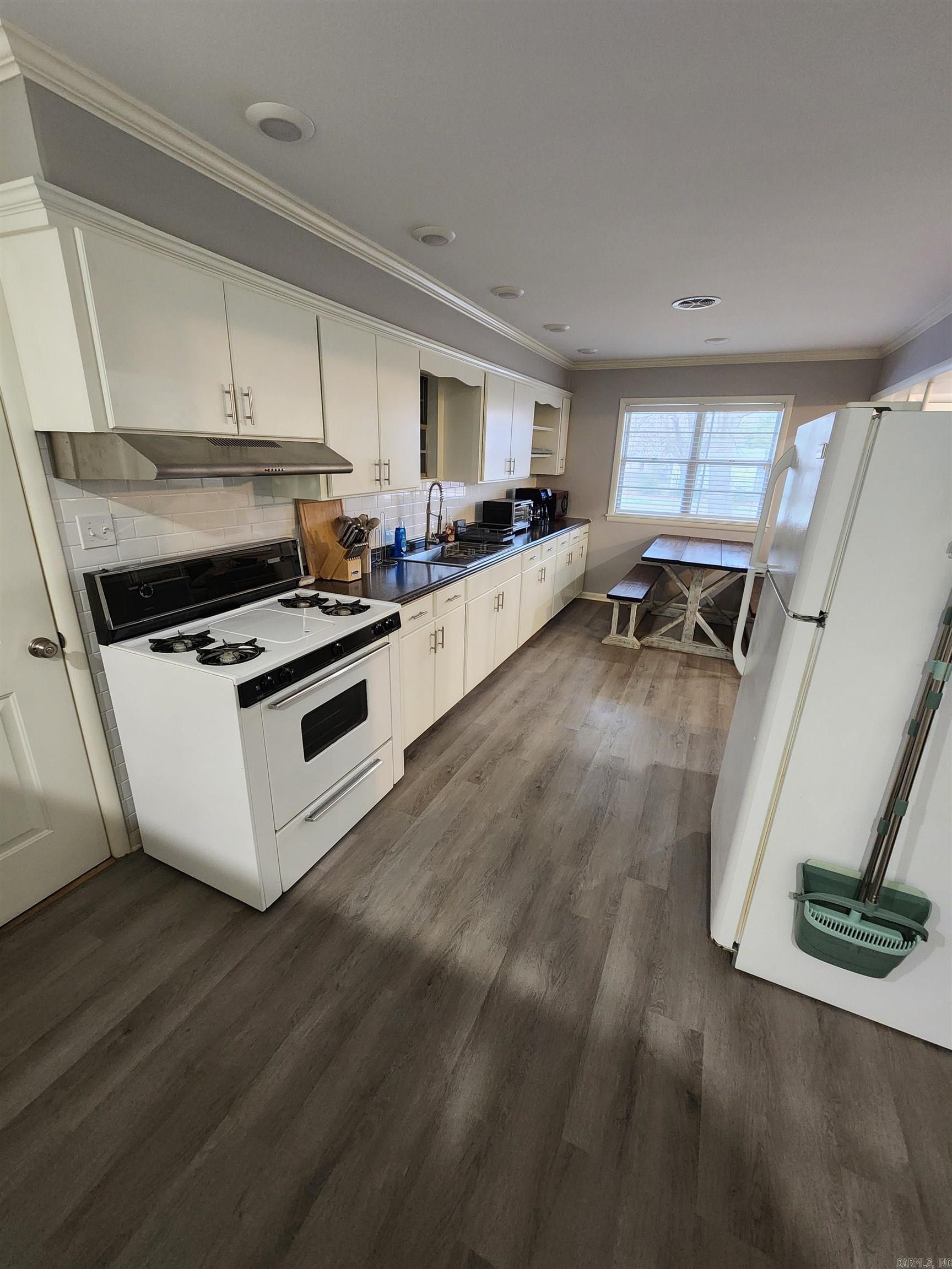 Mena Original - Residential Lease