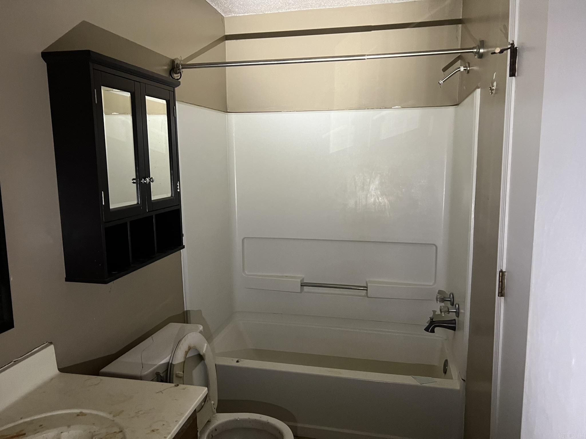 ROLLING OAKS - Residential