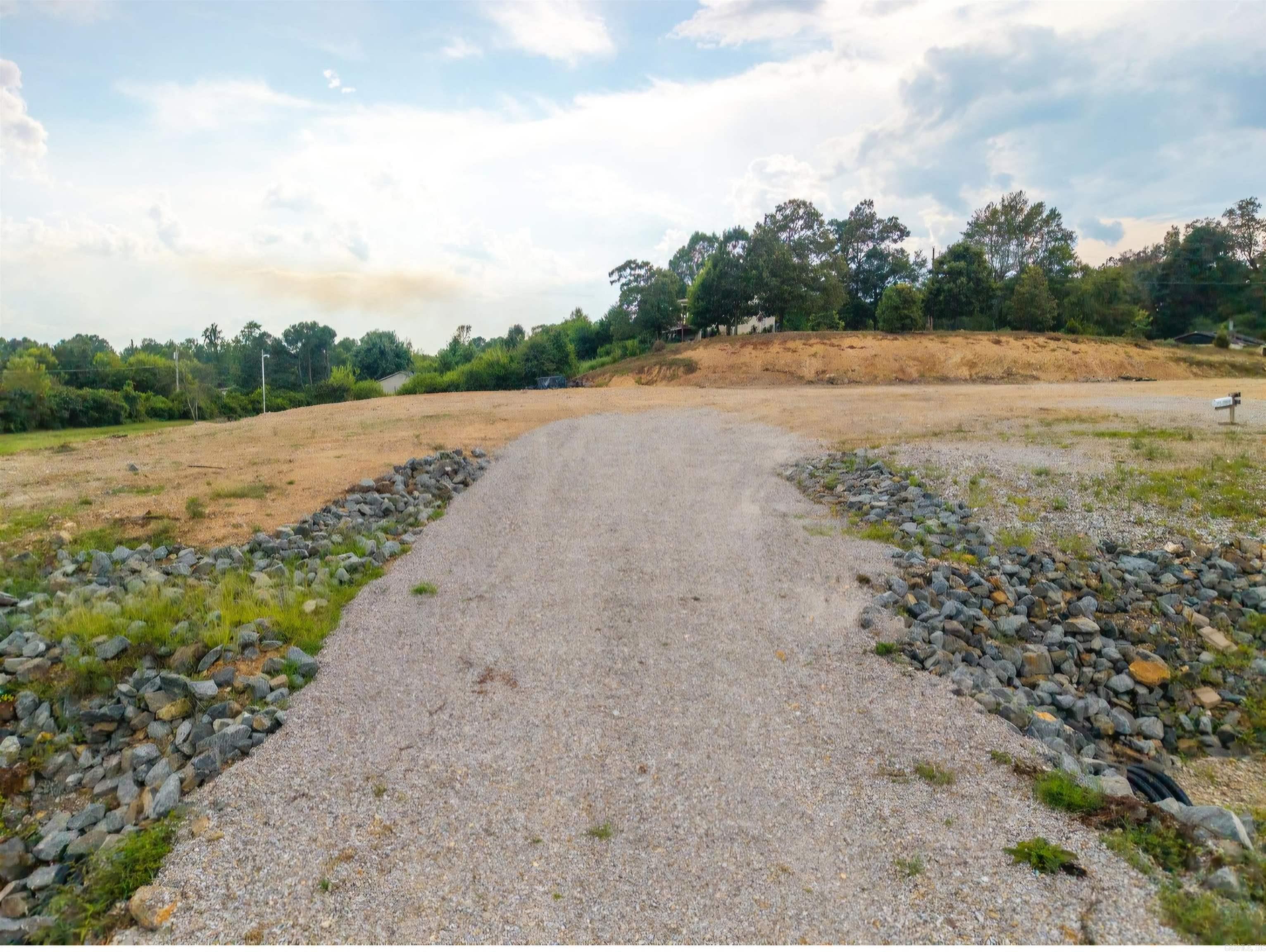 Girard - Commercial Sale