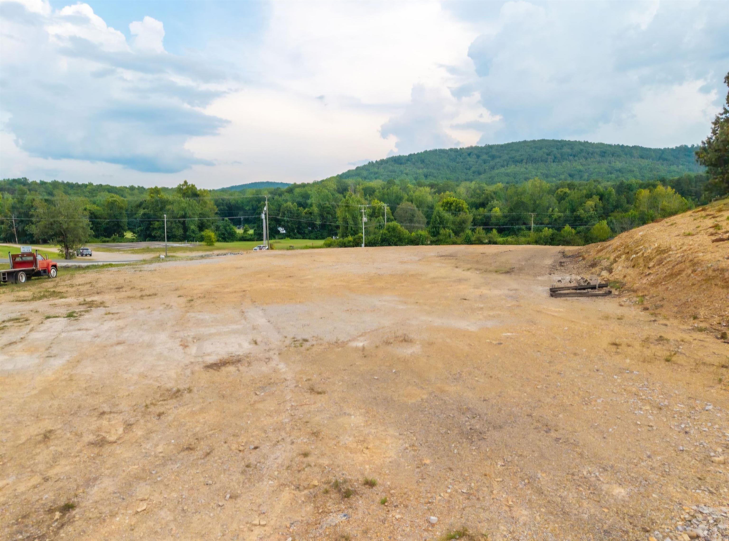 Girard - Commercial Sale