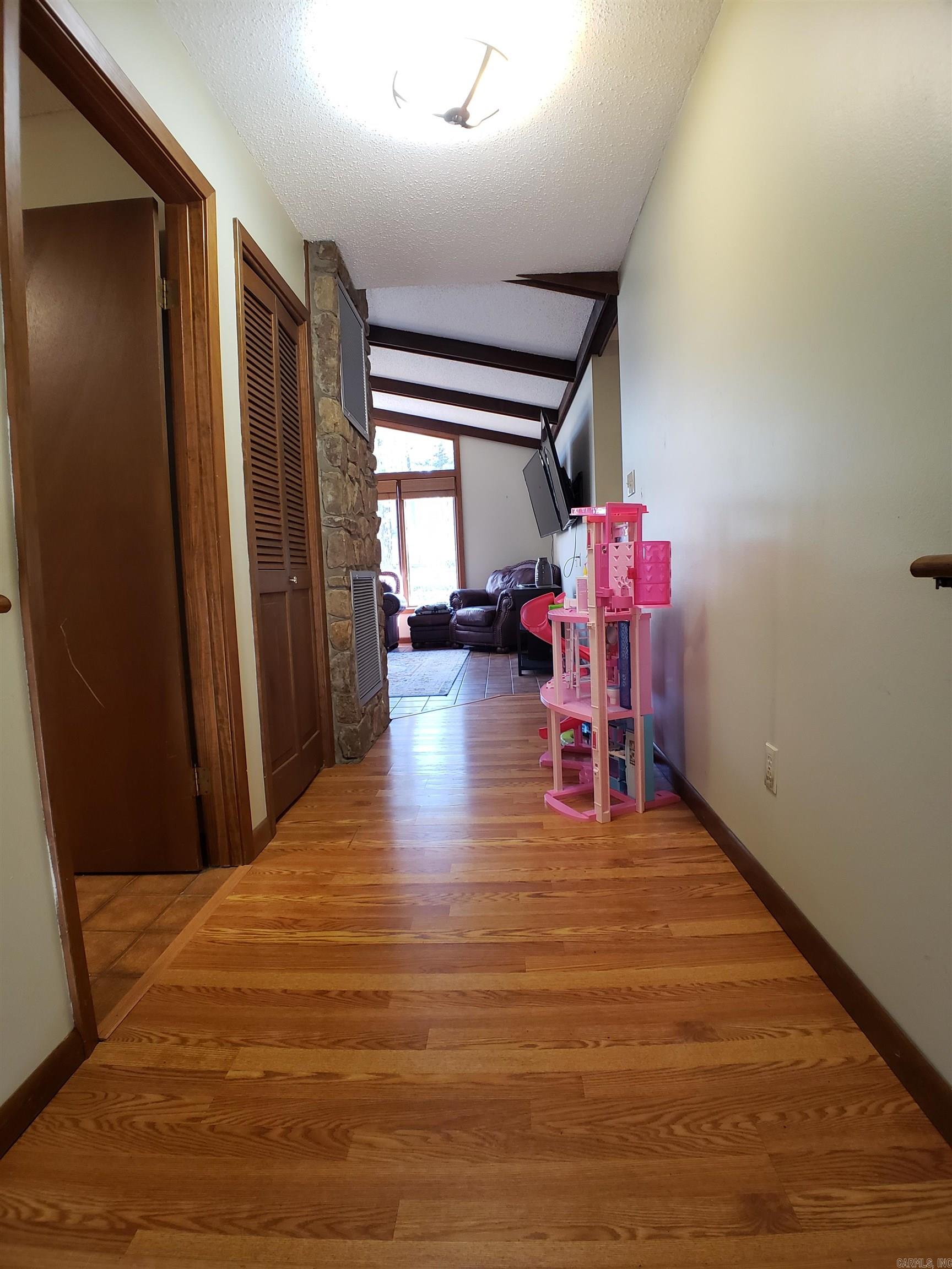 MOUNTAIN RANCH - Residential