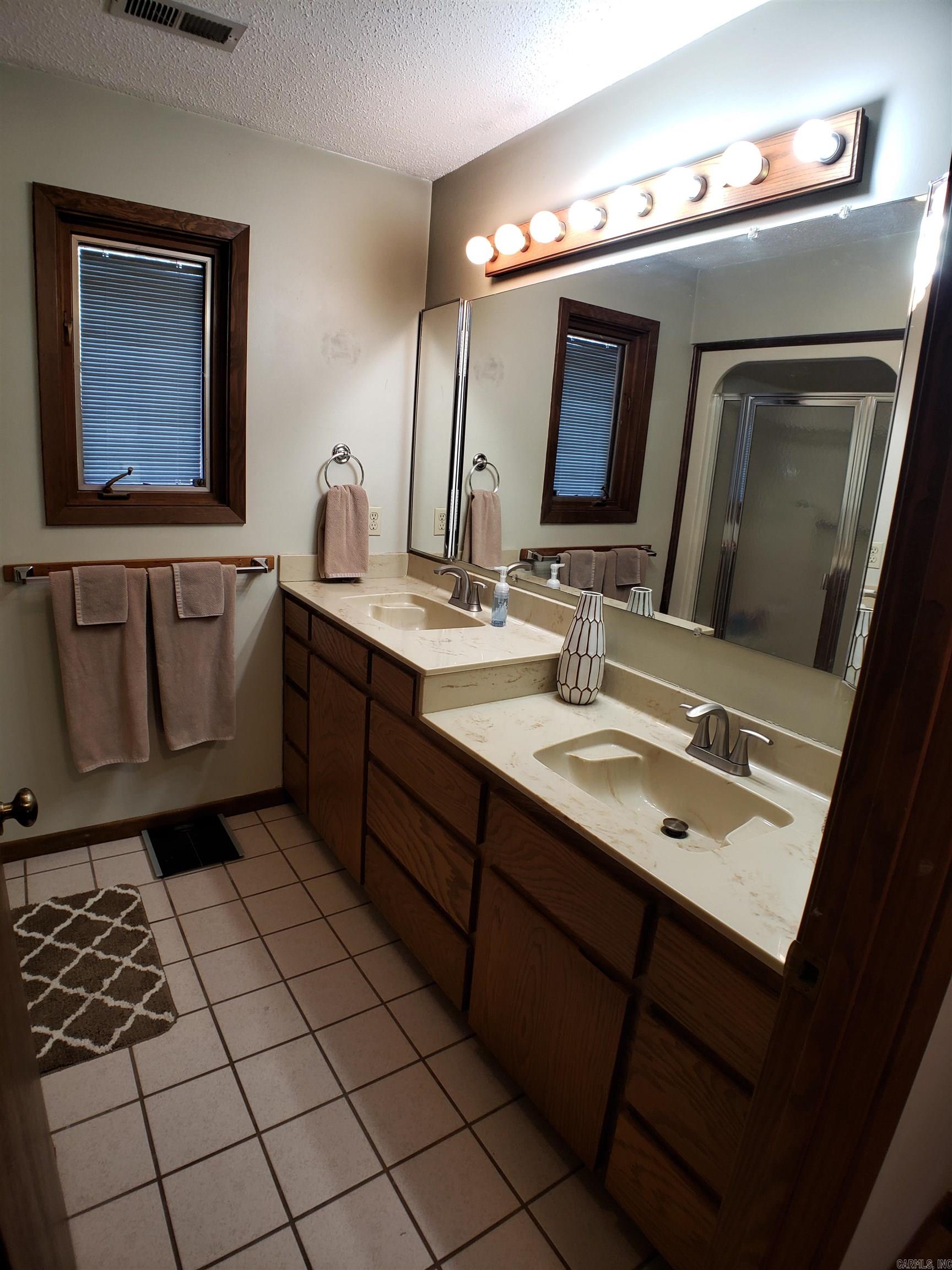 MOUNTAIN RANCH - Residential