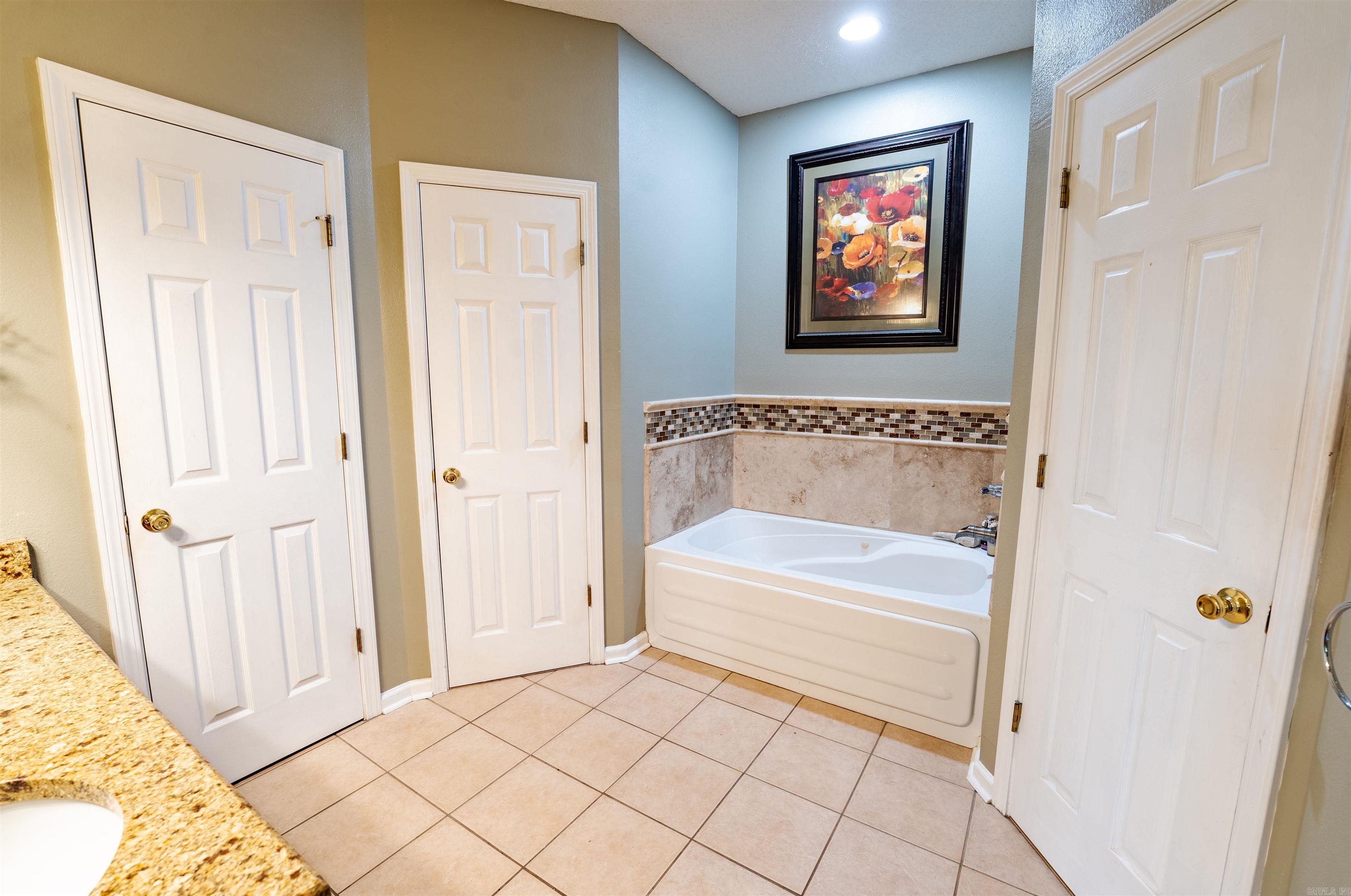 EAGLE RIDGE ESTATES - Residential