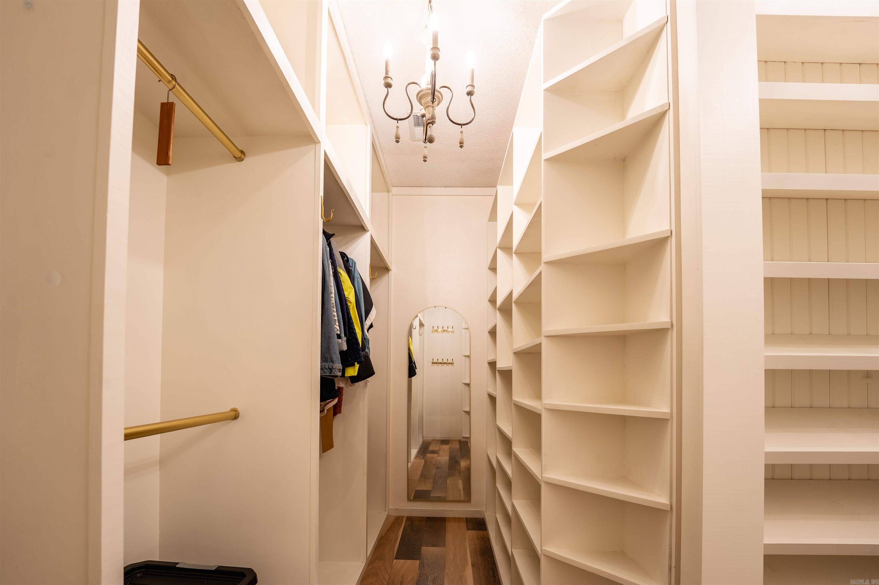 EAGLE RIDGE ESTATES - Residential