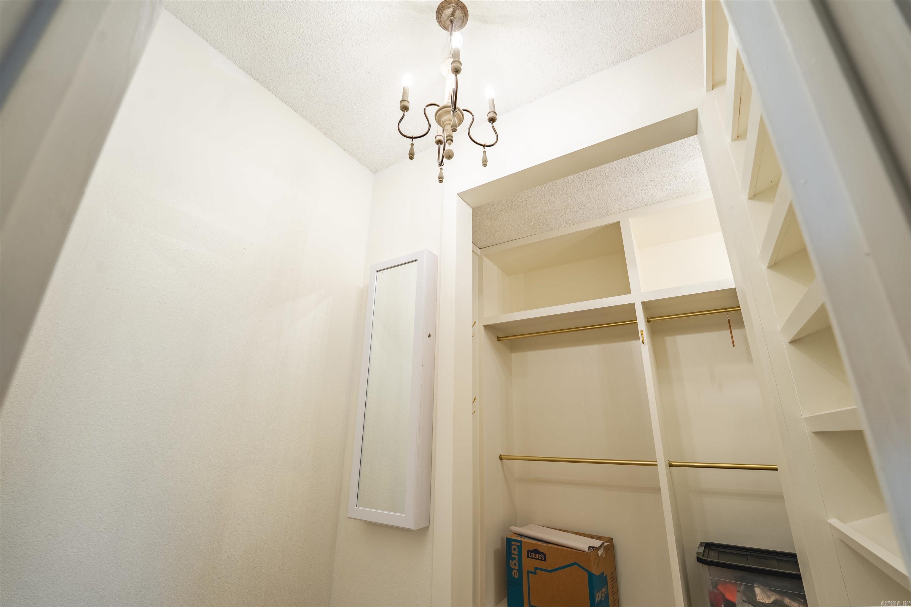 EAGLE RIDGE ESTATES - Residential