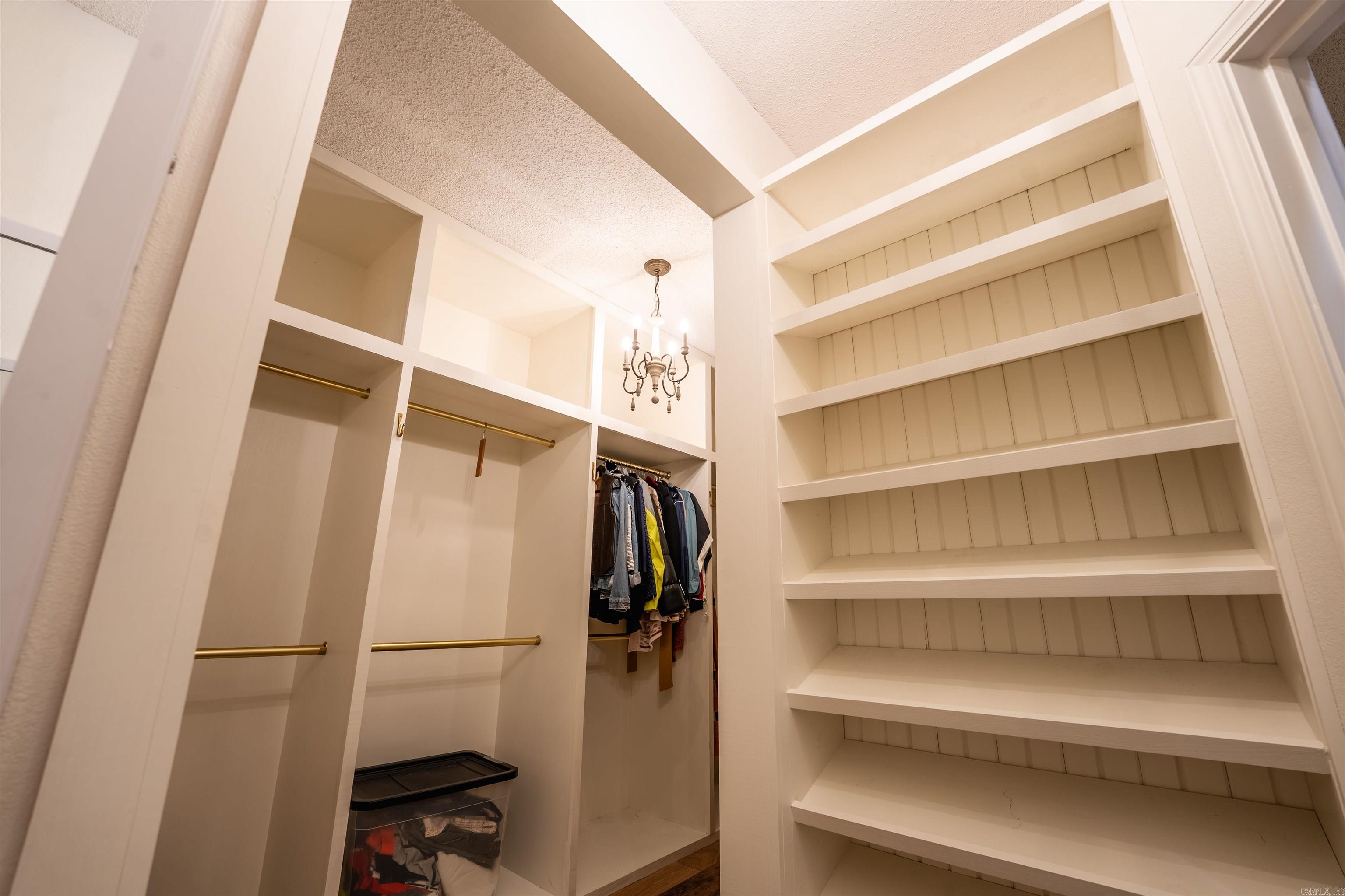 EAGLE RIDGE ESTATES - Residential