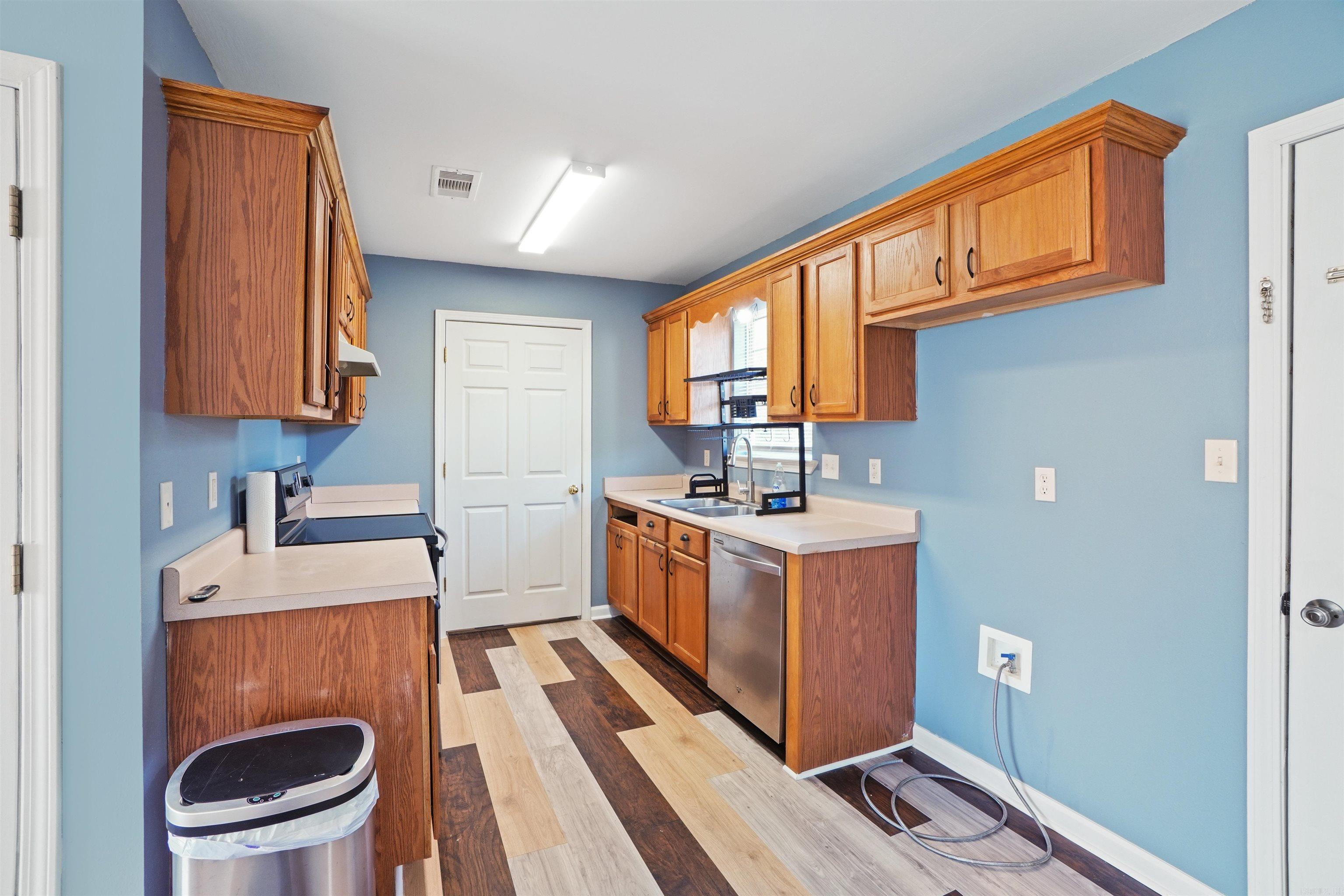 SUMMERBROOKE - Residential