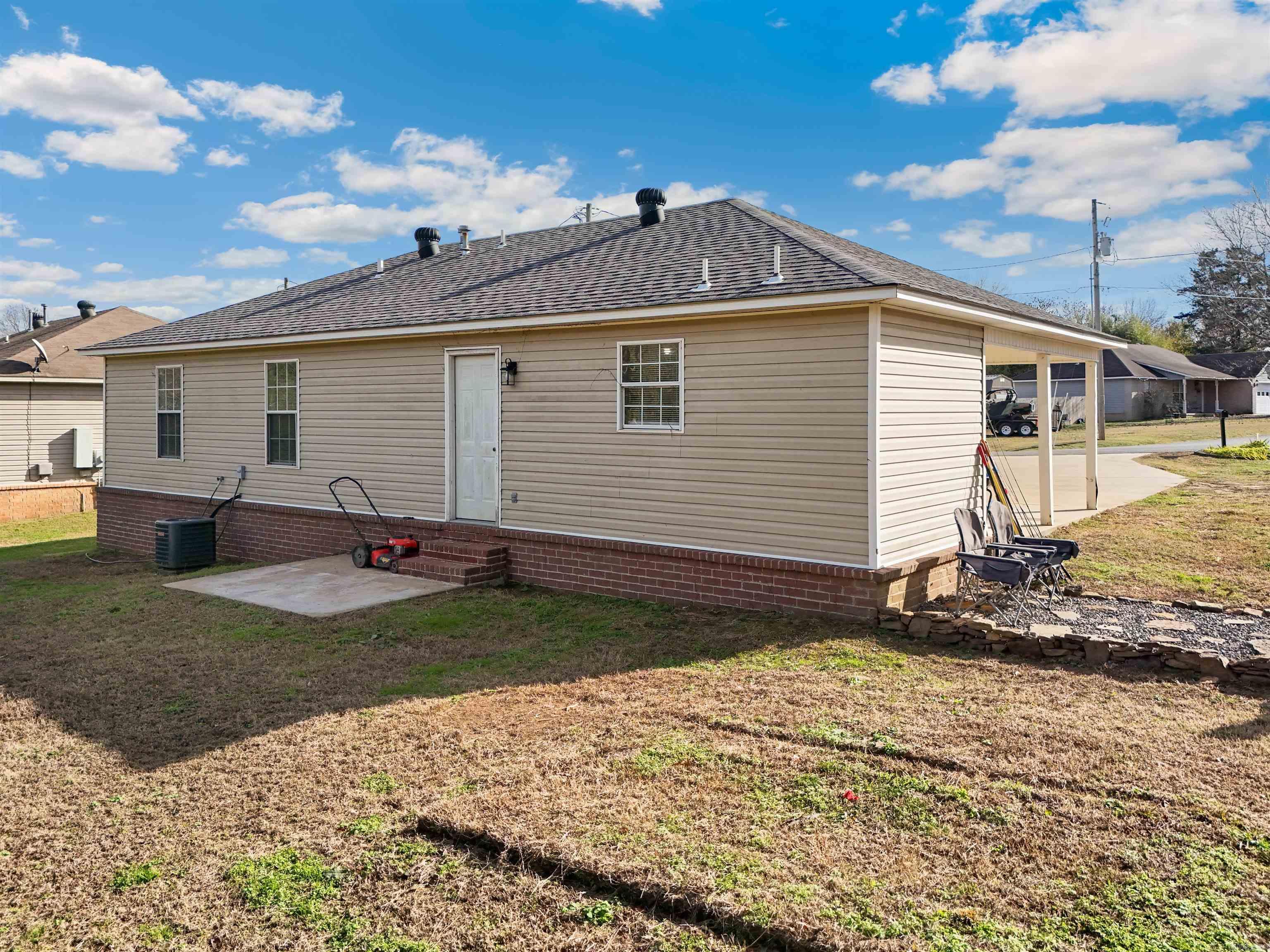 SUMMERBROOKE - Residential