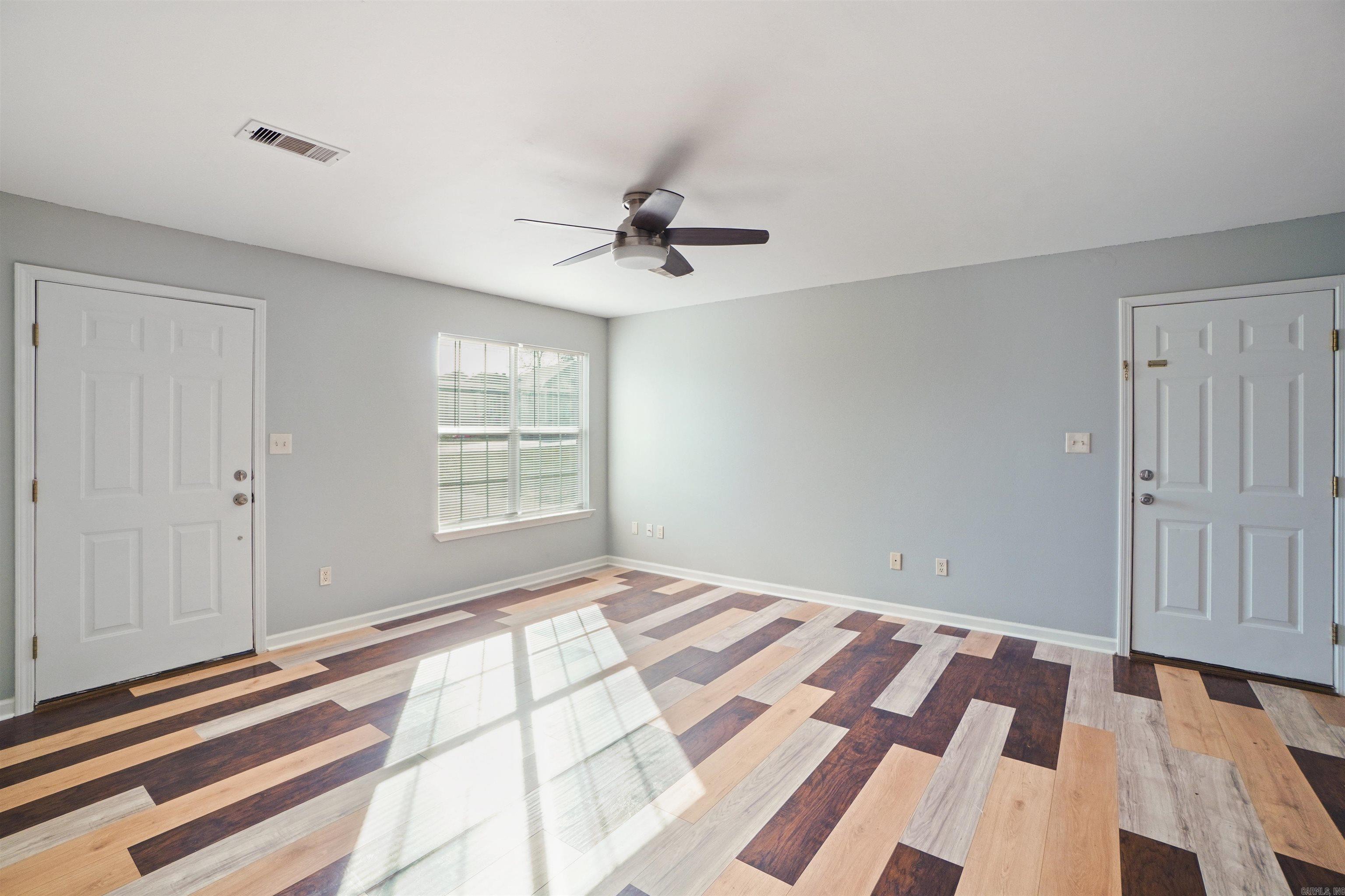 SUMMERBROOKE - Residential