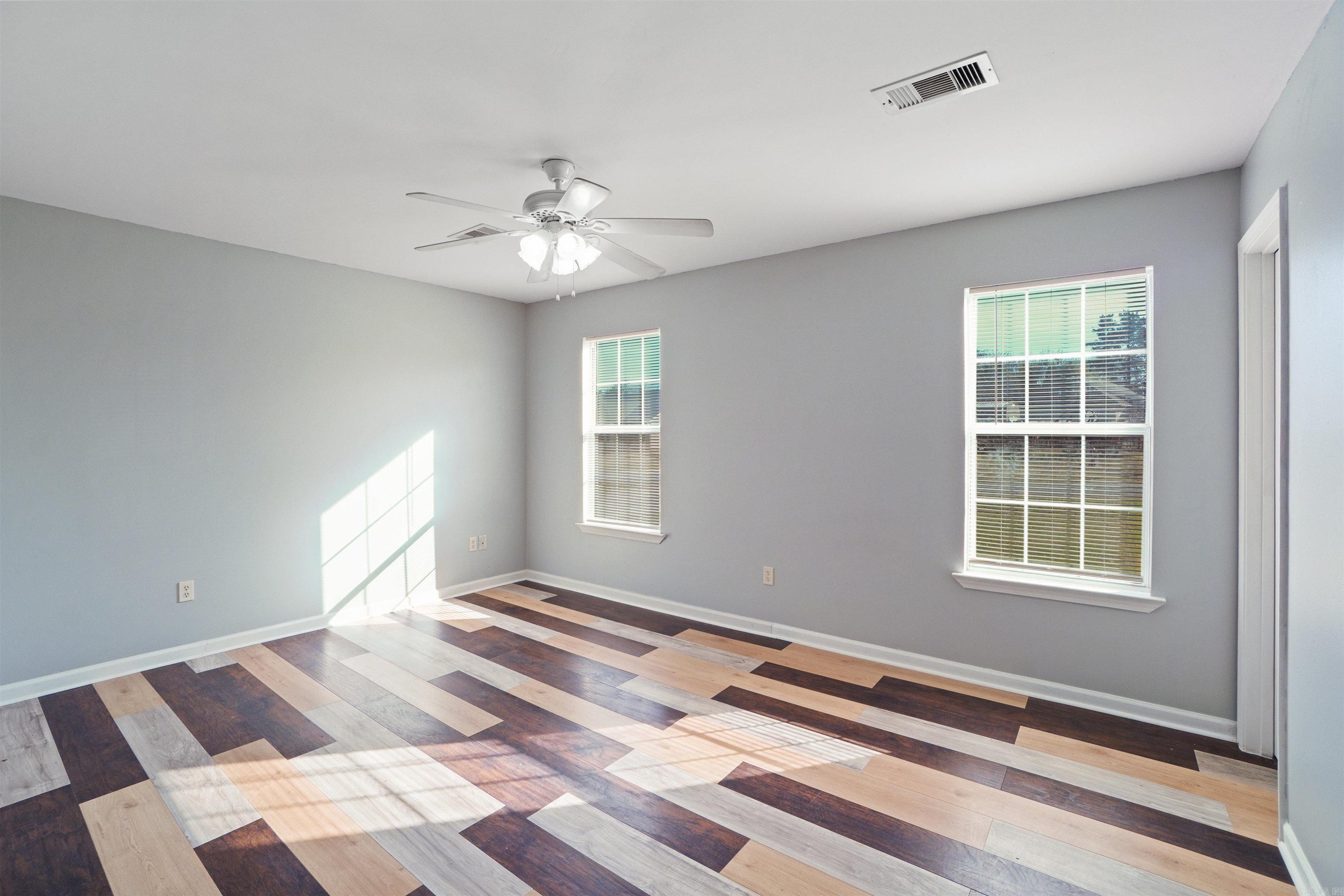 SUMMERBROOKE - Residential