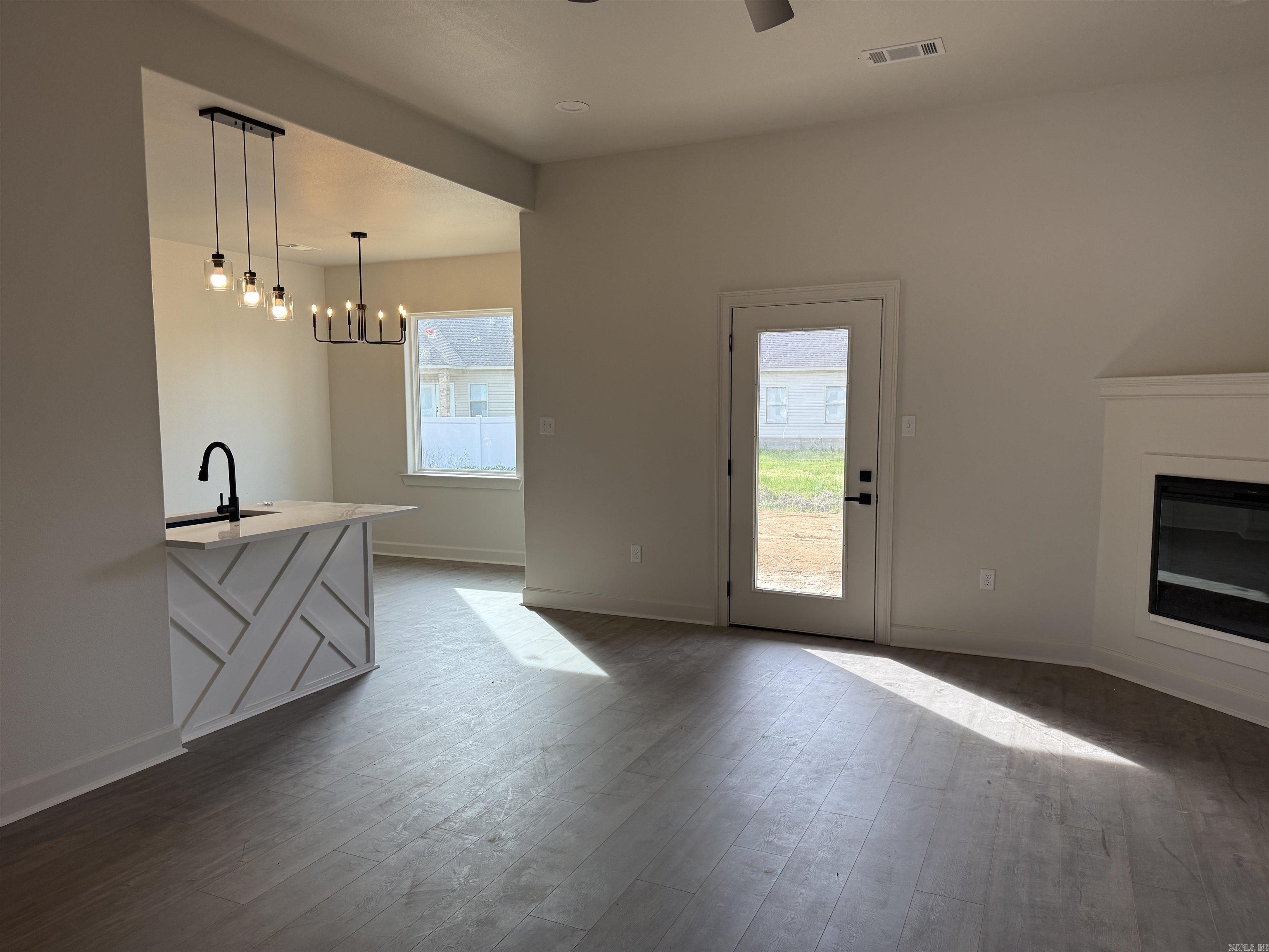 SPRINGTREE VILLAGE - Residential