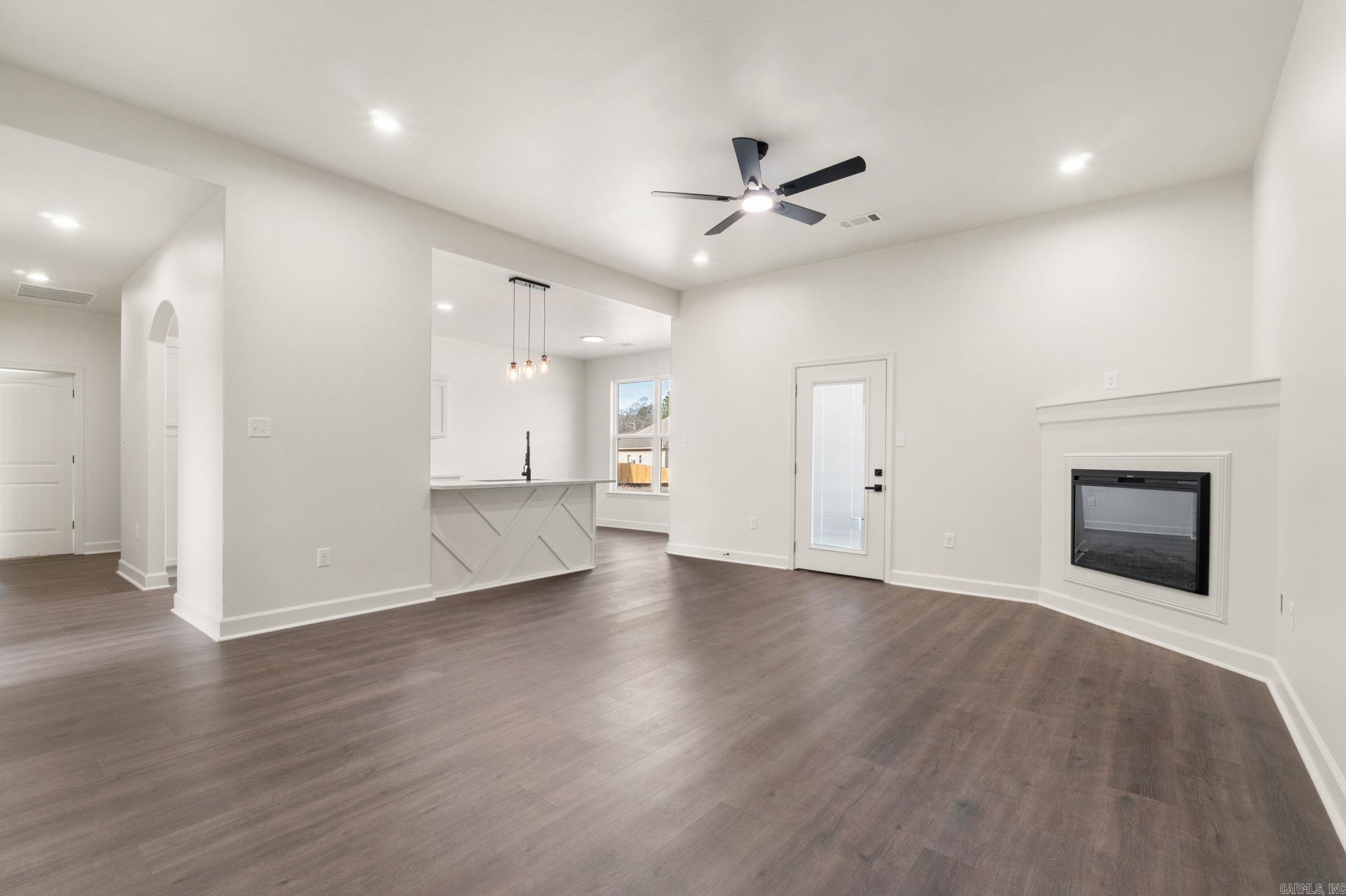 SPRINGTREE VILLAGE - Residential