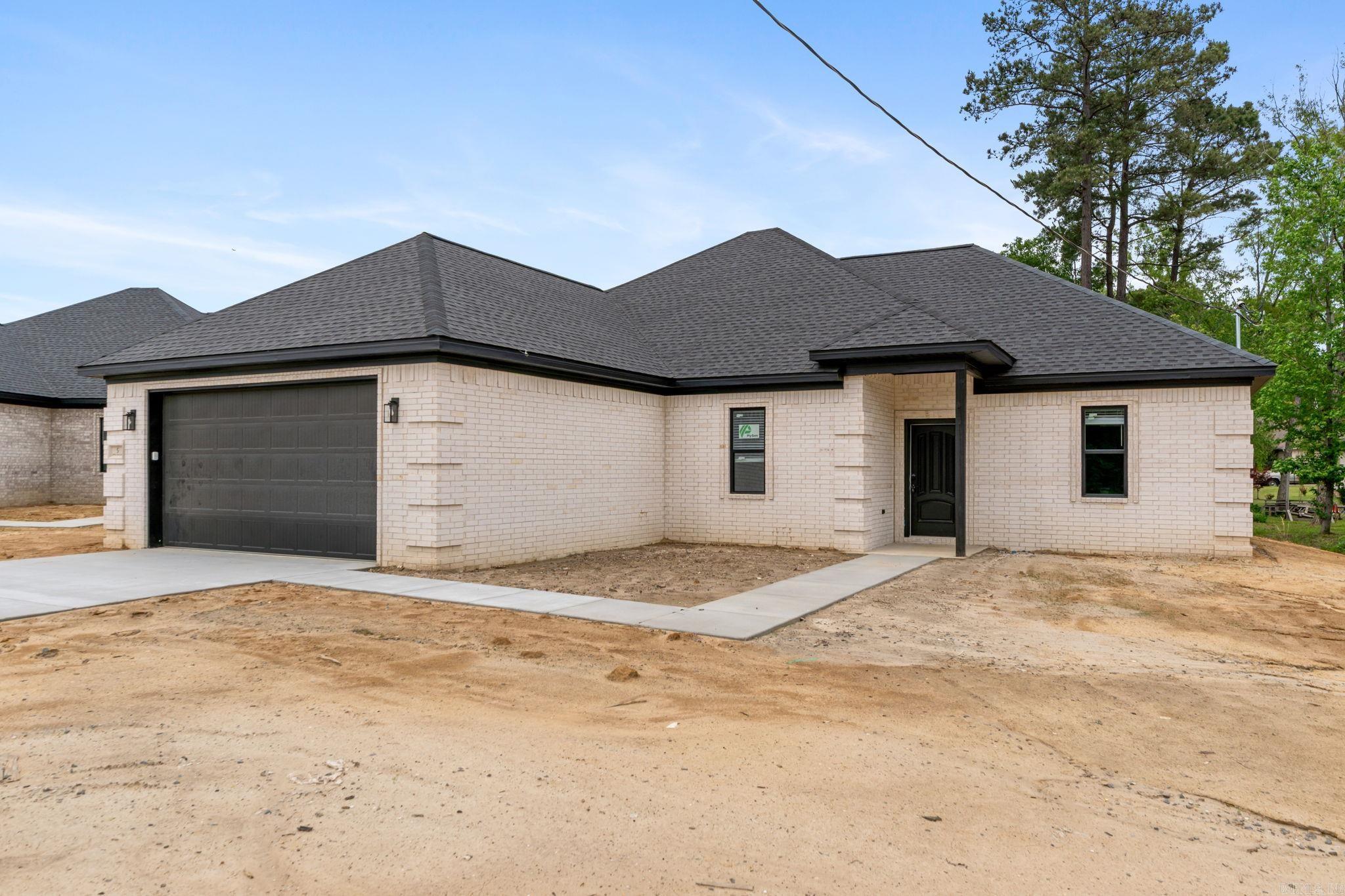 SPRINGTREE VILLAGE - Residential