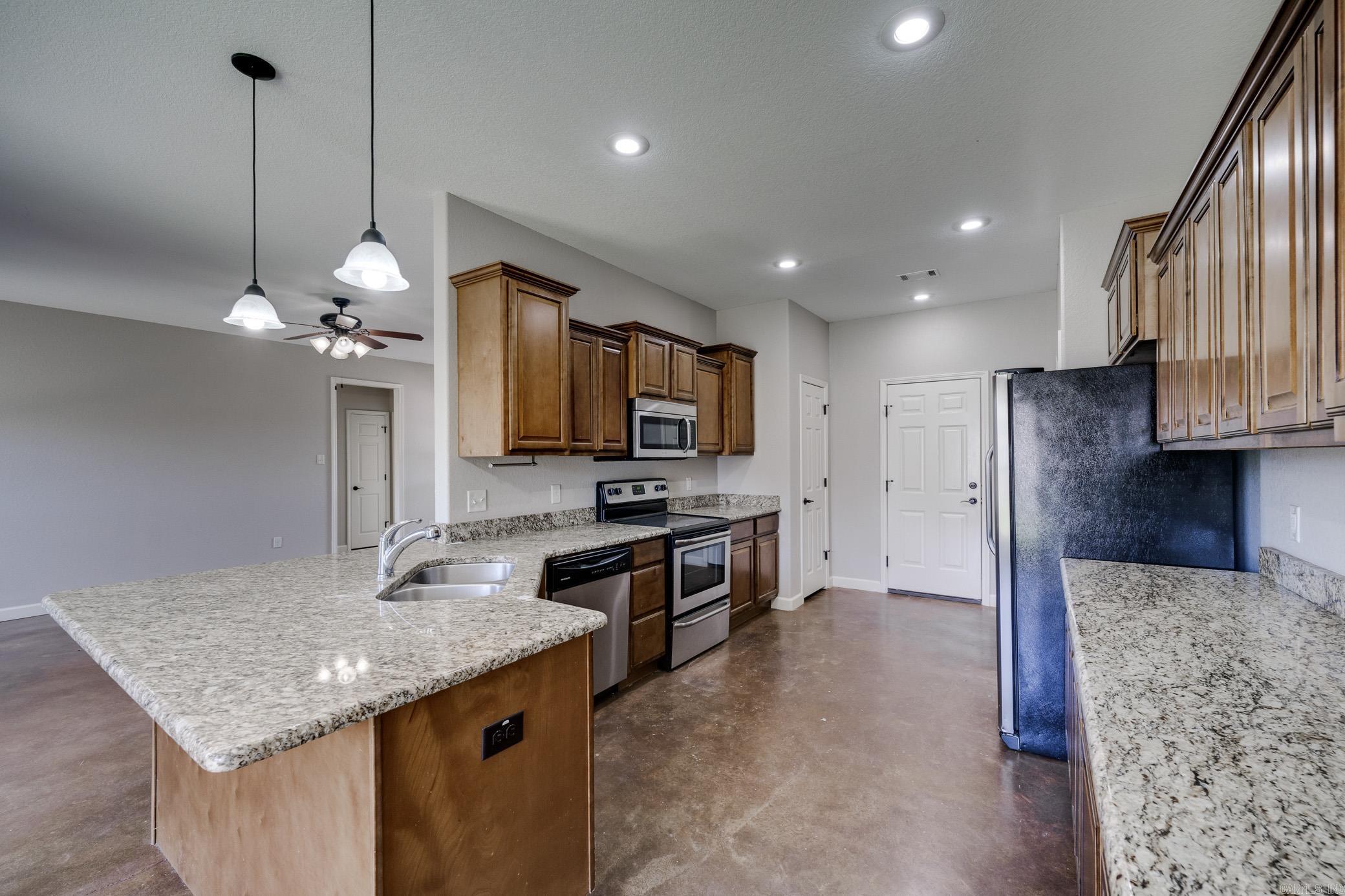 CHAPEL CREEK - Residential