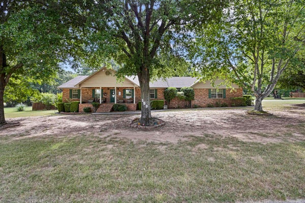 153 CHANNEL CIR, RUSSELLVILLE, AR 72802 - Image 72e36ccedc76fe1007de8ea38f2d9379/945448694