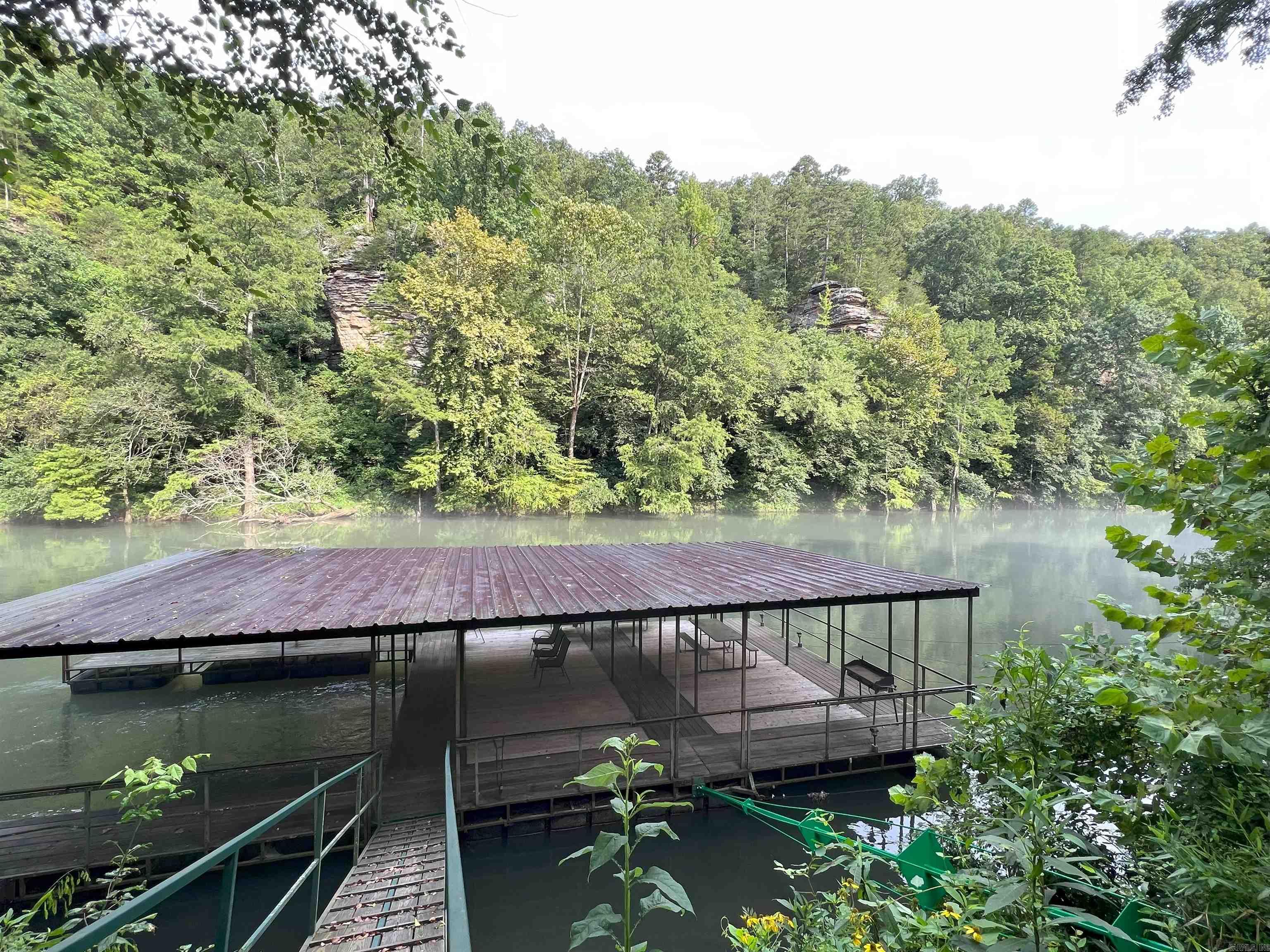 Paradise River - Land