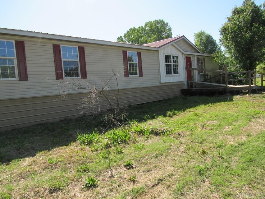 This home offers 5 Bedrooms, Sep dinning, larger kitchen, split floor plan and sit on 1.50 AC come and check this one out it will make a good area to build your dream home. See Agent Remarks.