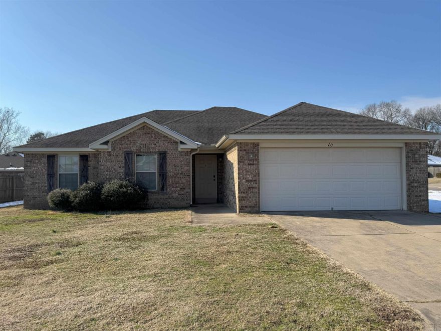 Come see this charming 3/2 brick home located in Legacy Subdivision. Enjoy the spacious living room featuring elegant tray ceilings, perfect for relaxation and entertaining. The large primary bedroom includes a full bath and a convenient walk-in closet, ensuring ample storage space. Outside, the backyard features a cozy patio area. Home is all electric. Agents See Remarks