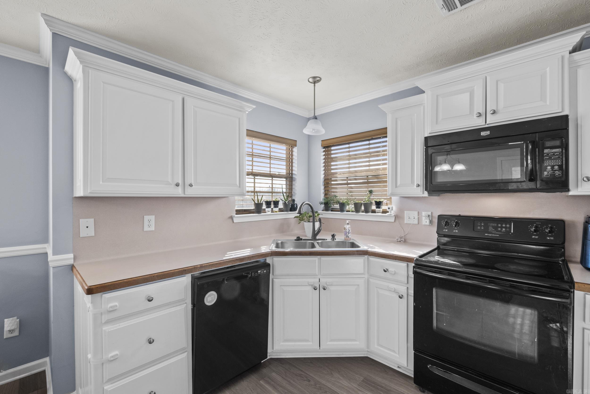 WILLOW LAKE - Residential