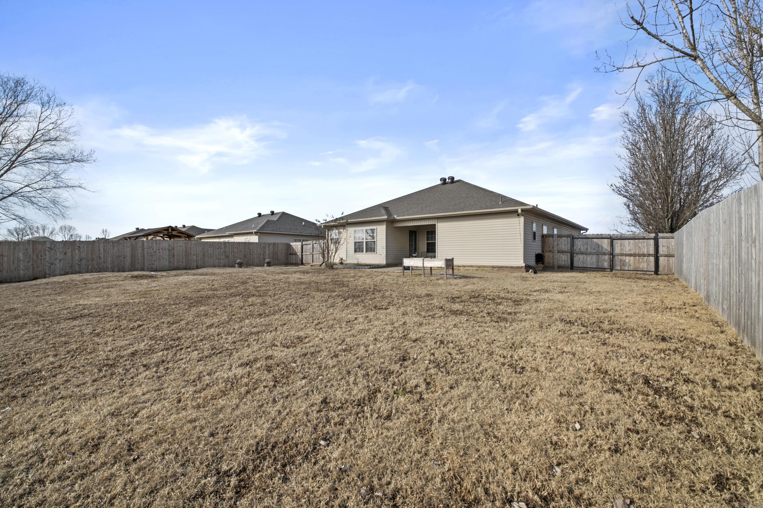 WILLOW LAKE - Residential