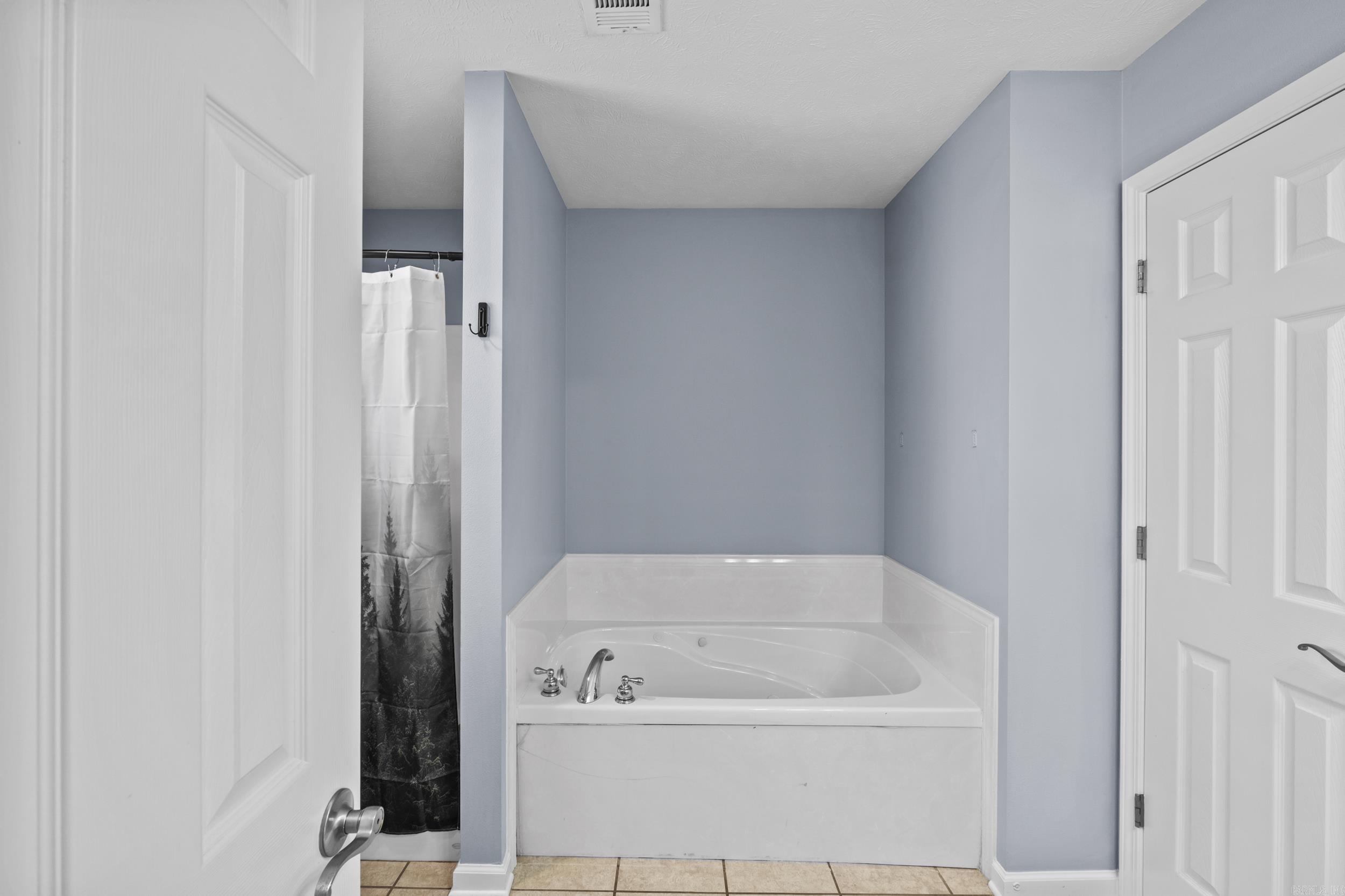 WILLOW LAKE - Residential