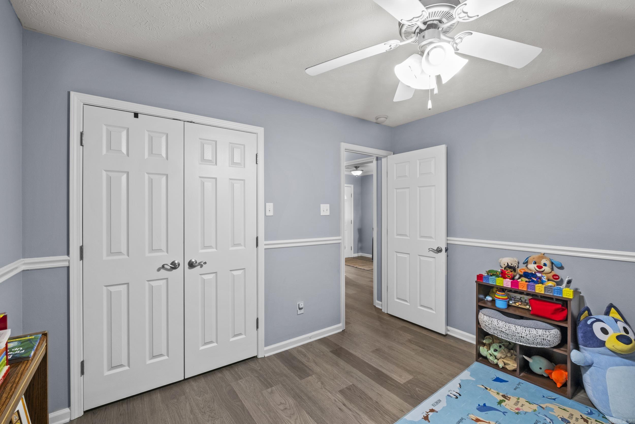 WILLOW LAKE - Residential