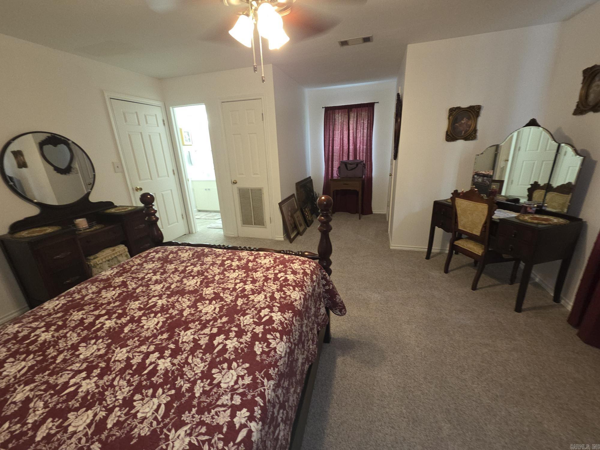 LAKERIDGE ESTATES - Residential