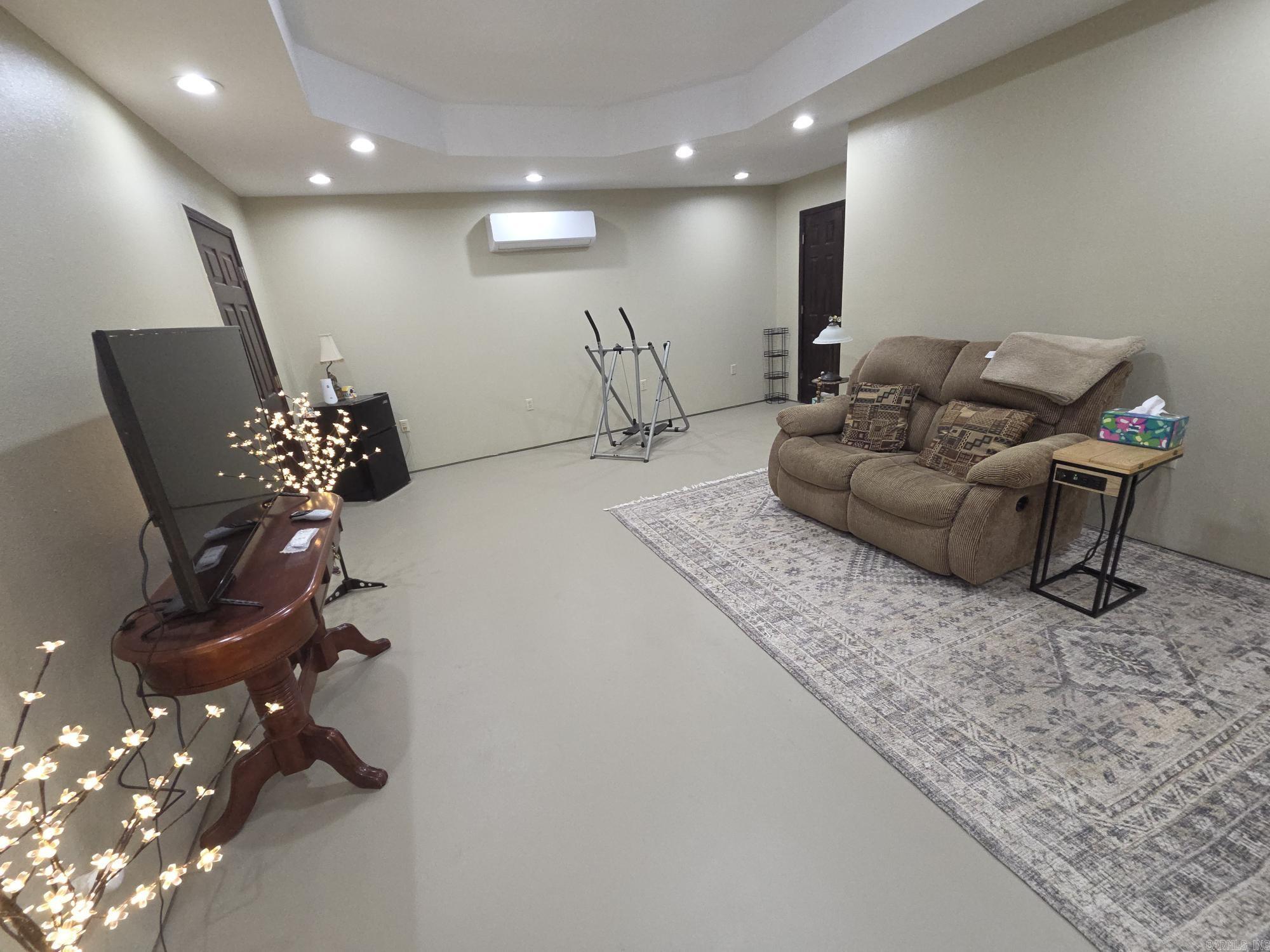 LAKERIDGE ESTATES - Residential