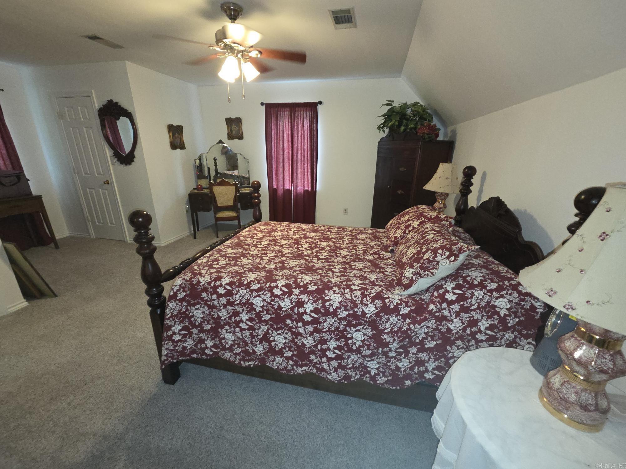 LAKERIDGE ESTATES - Residential