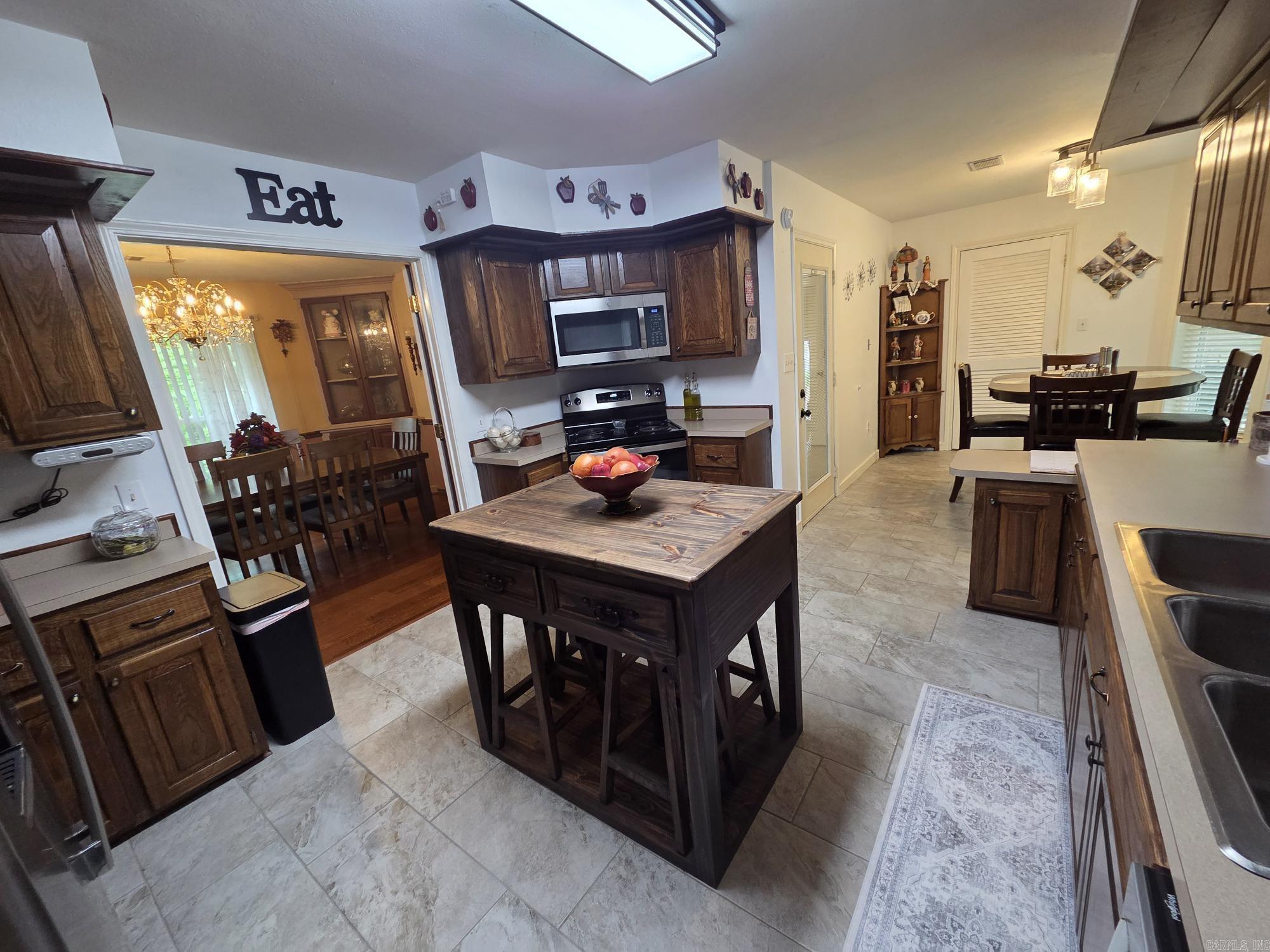 LAKERIDGE ESTATES - Residential